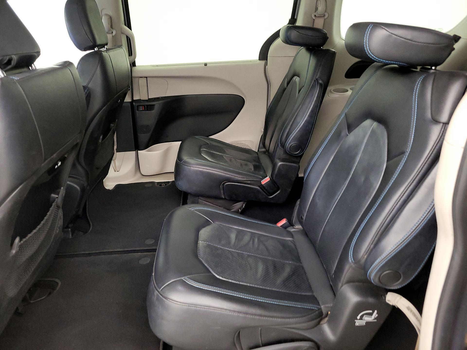 Thumbnail: 2021 Chrysler Pacifica - 19