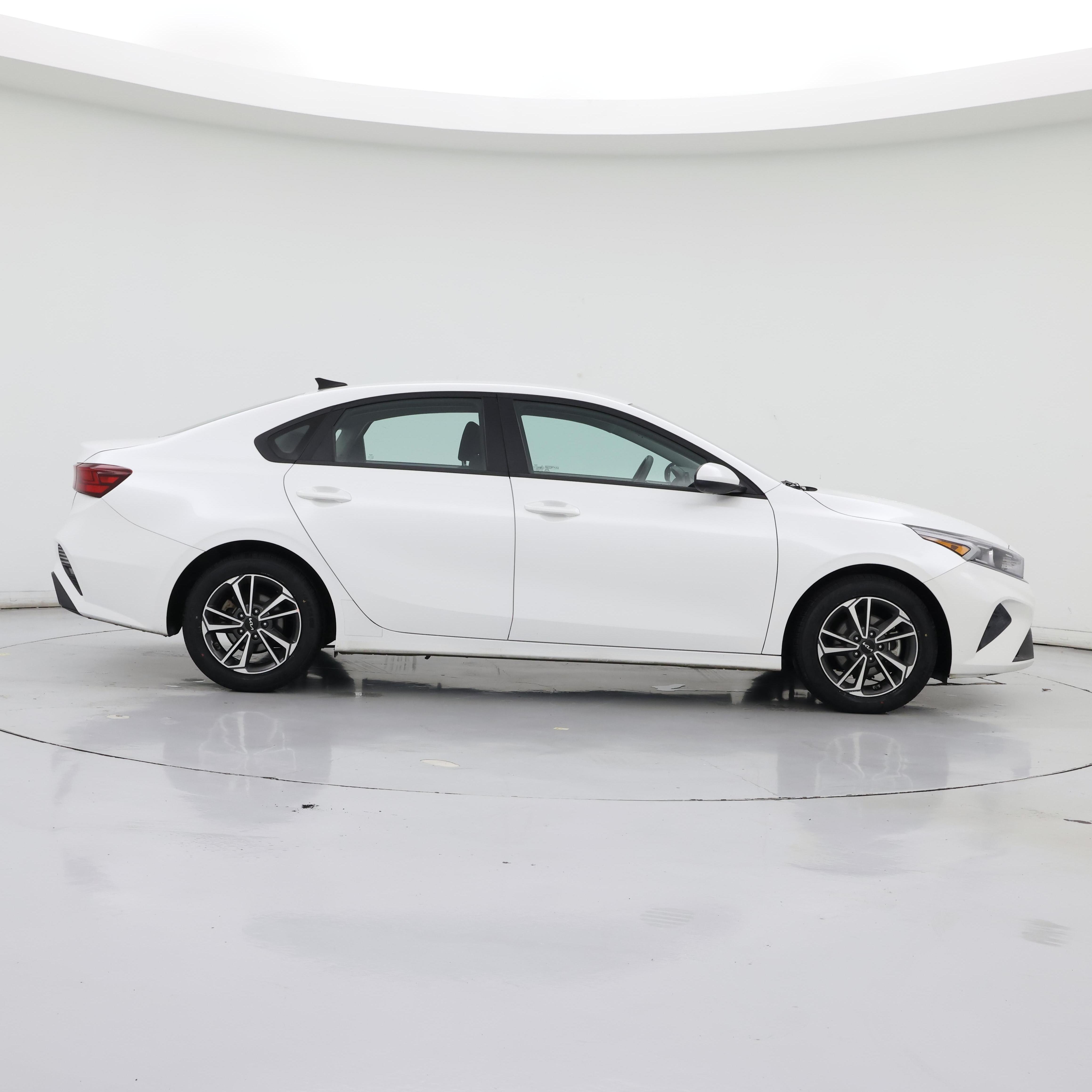 Thumbnail: 2023 Kia Forte - 7