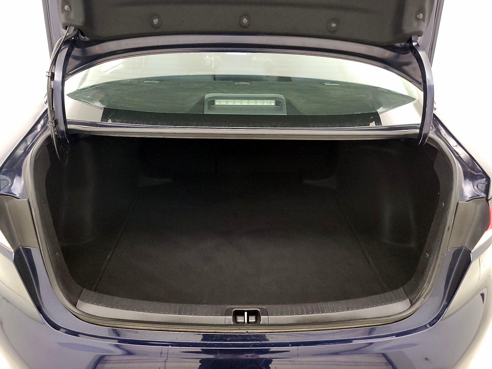 Thumbnail: 2022 Toyota Corolla - 18