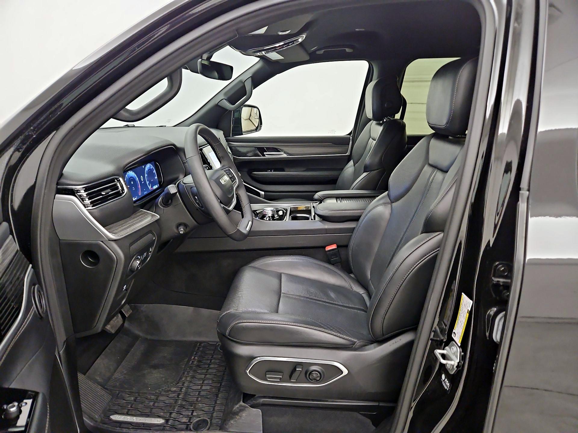 Thumbnail: 2024 Jeep Wagoneer - 11