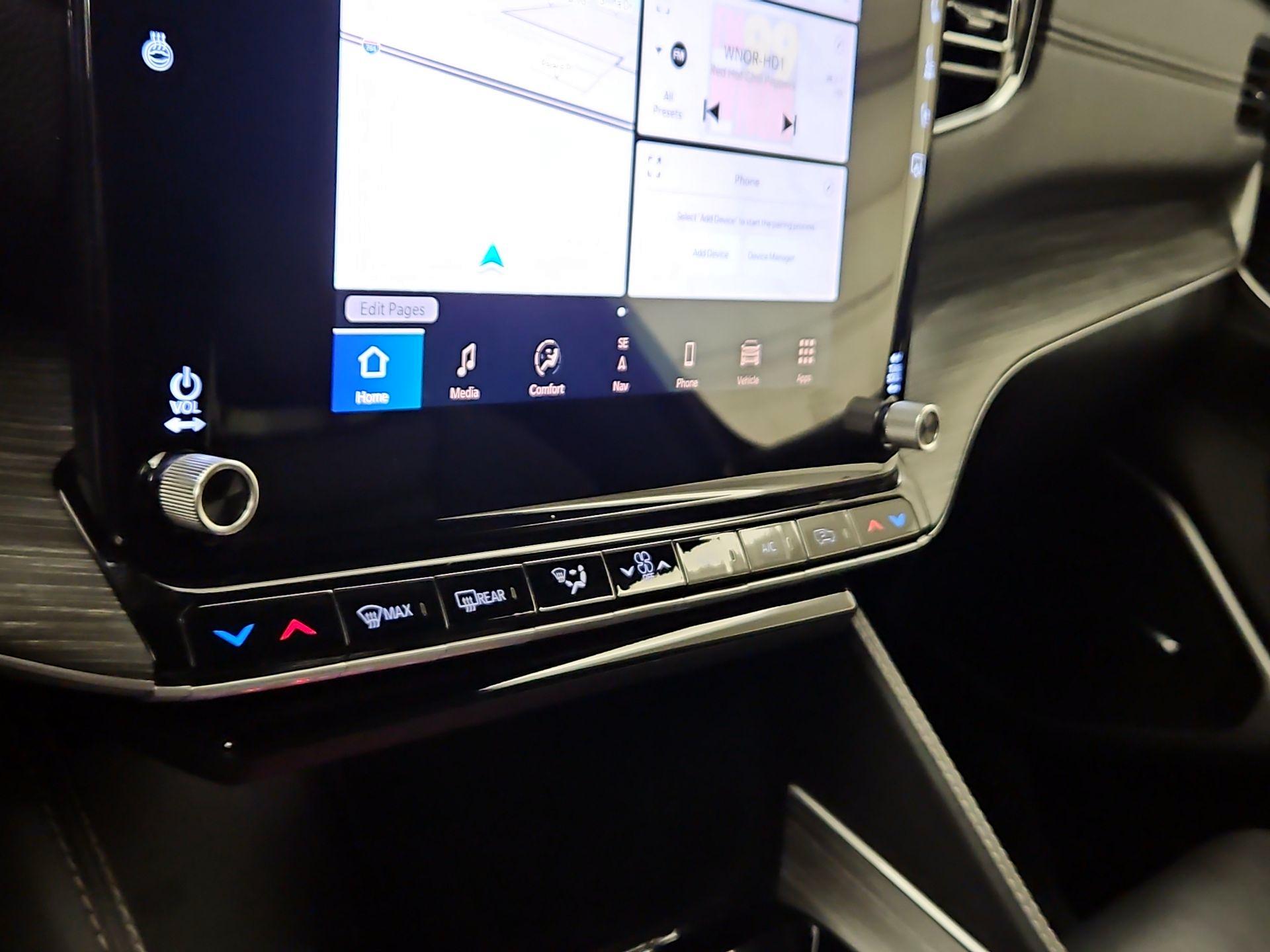 Thumbnail: 2024 Jeep Wagoneer - 17