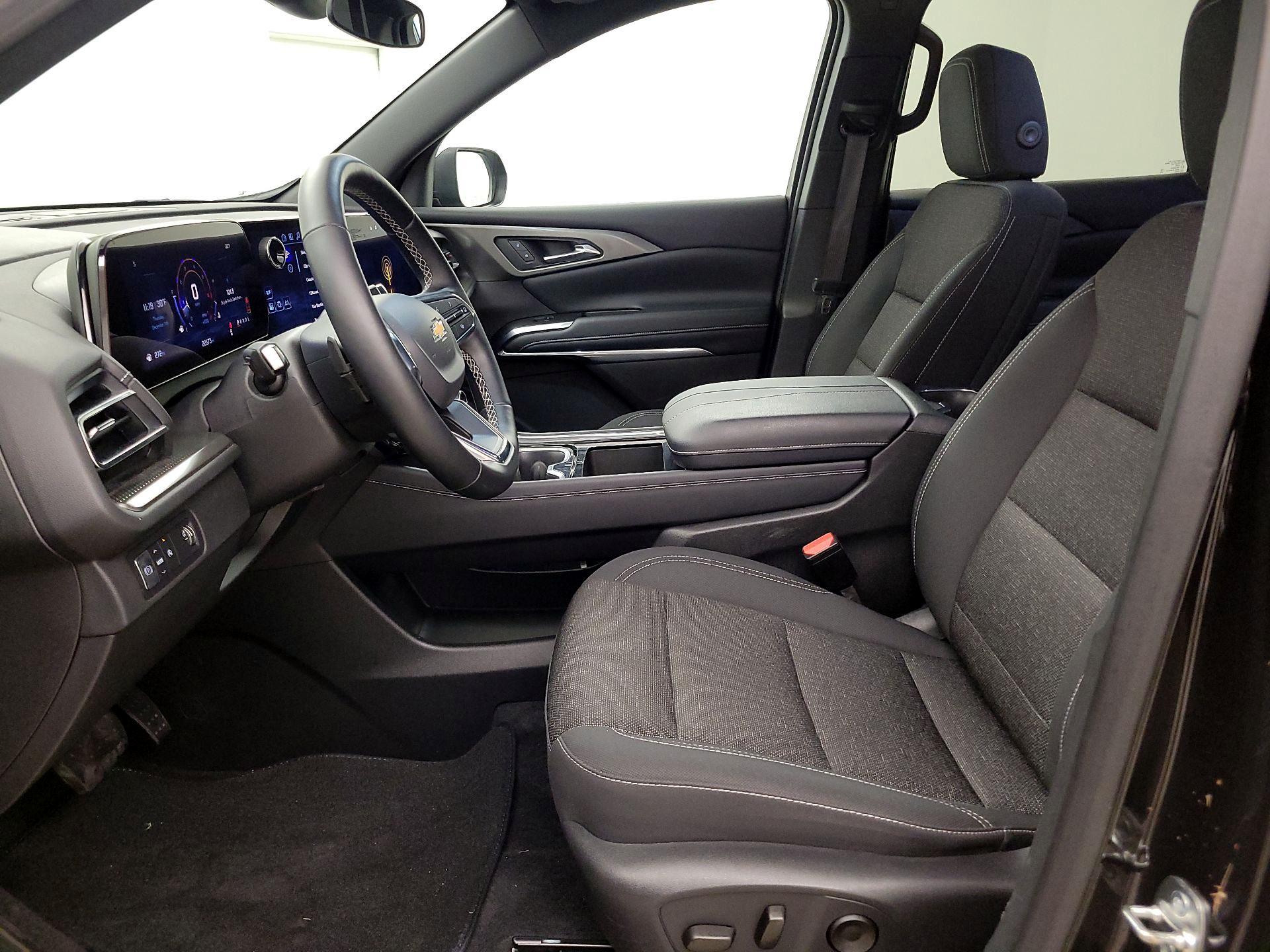 Thumbnail: 2025 Chevrolet Traverse - 11