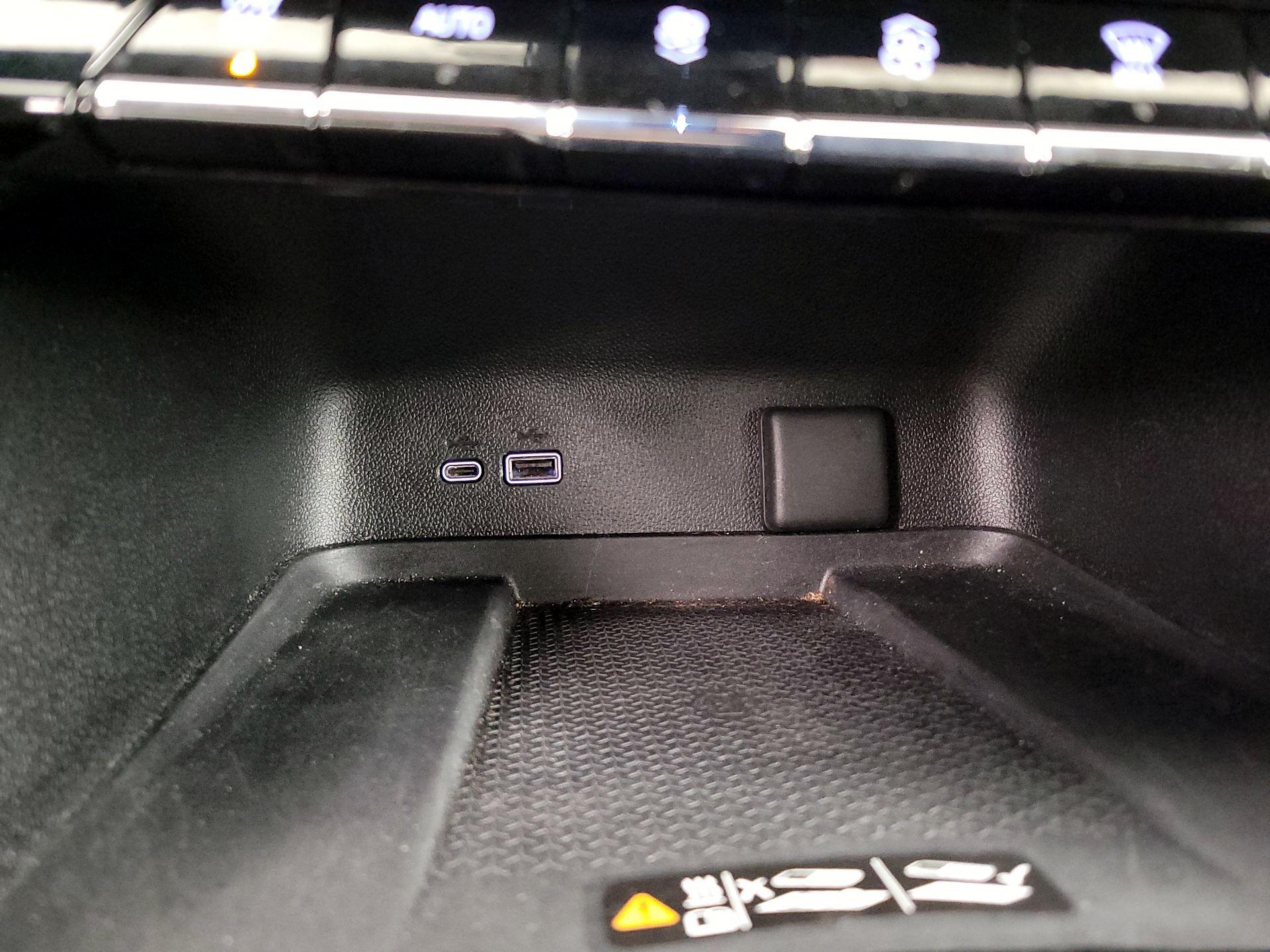 Thumbnail: 2025 Chevrolet Traverse - 18