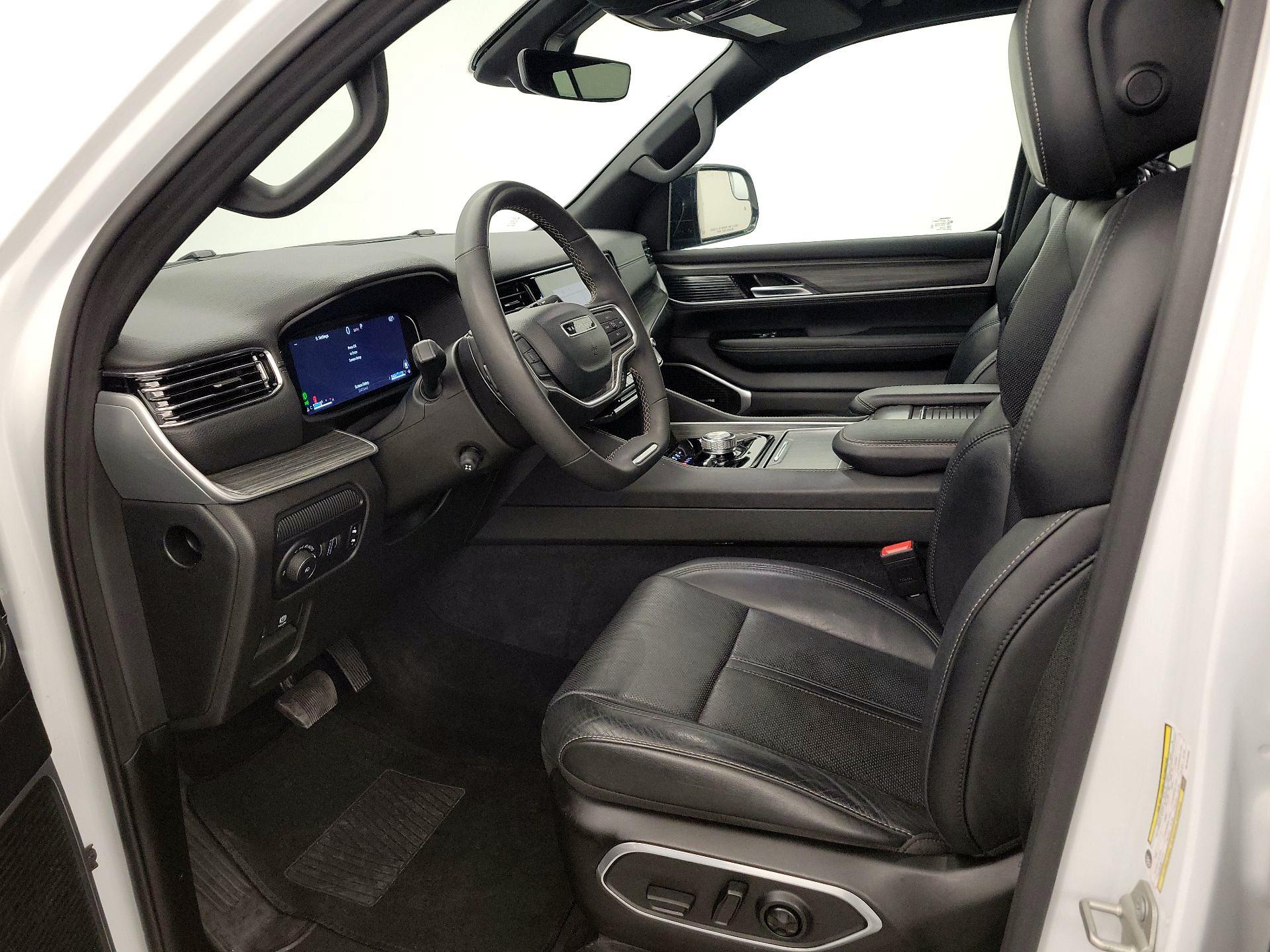 Thumbnail: 2024 Jeep Wagoneer - 11