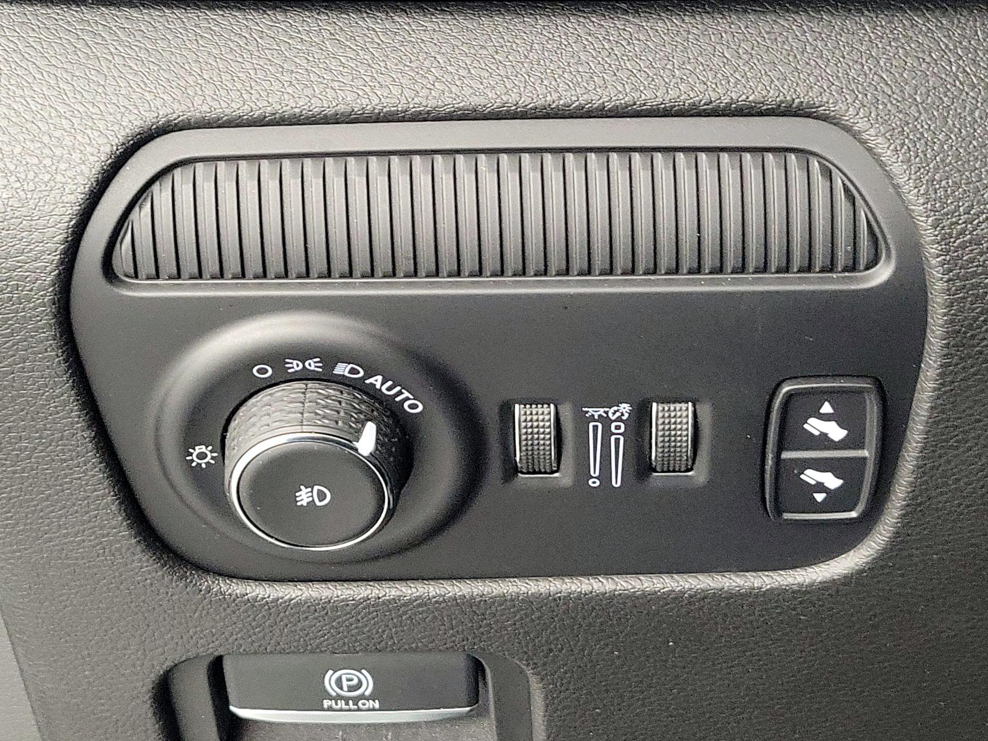 Thumbnail: 2024 Jeep Wagoneer - 13