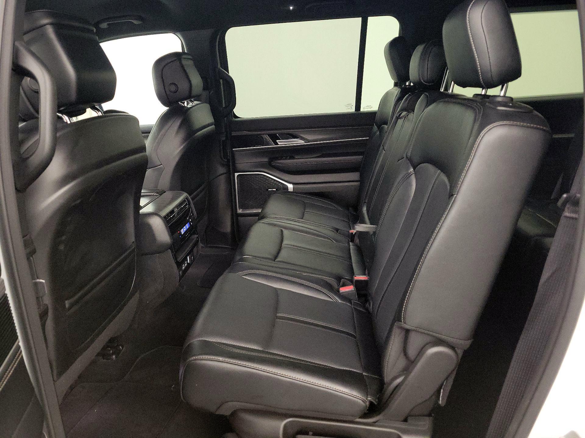 Thumbnail: 2024 Jeep Wagoneer - 19