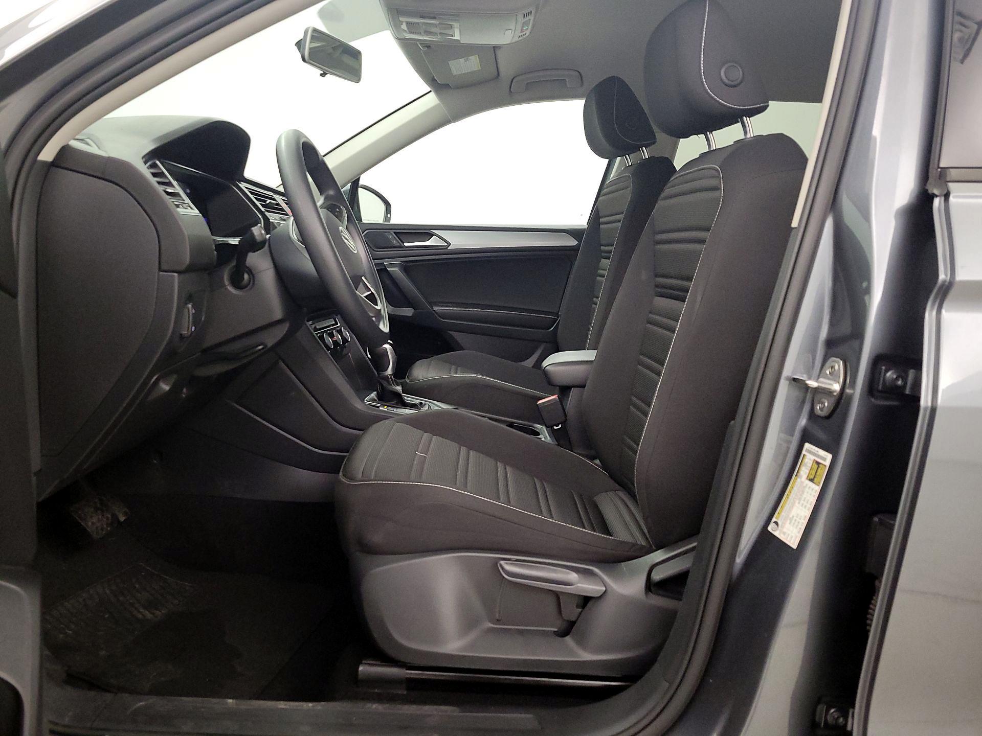 Thumbnail: 2022 Volkswagen Tiguan - 11