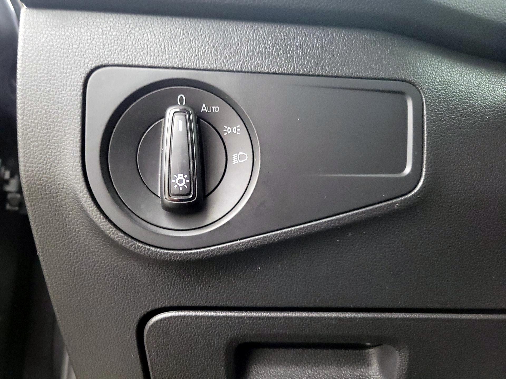 Thumbnail: 2022 Volkswagen Tiguan - 13