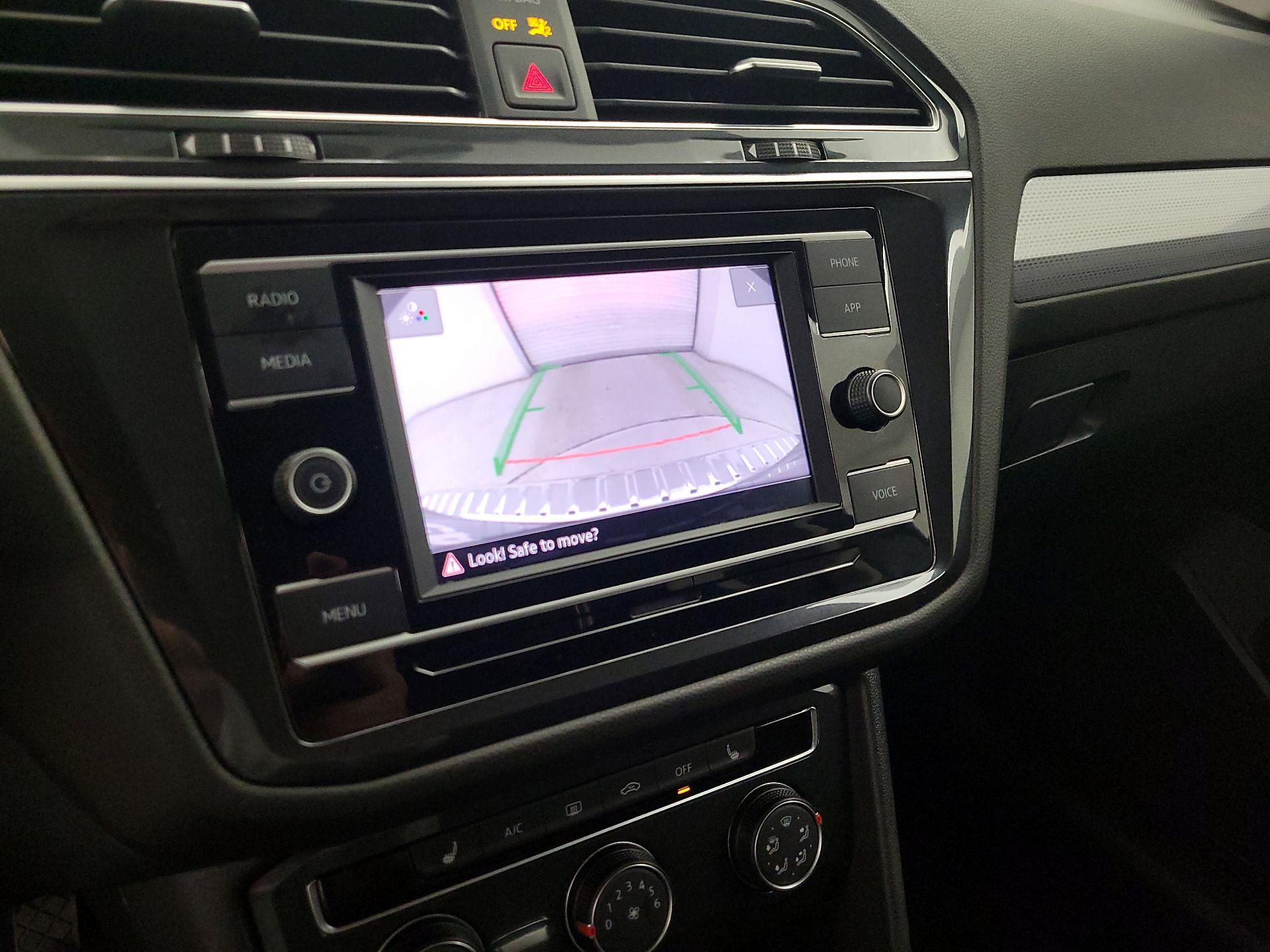 Thumbnail: 2022 Volkswagen Tiguan - 14