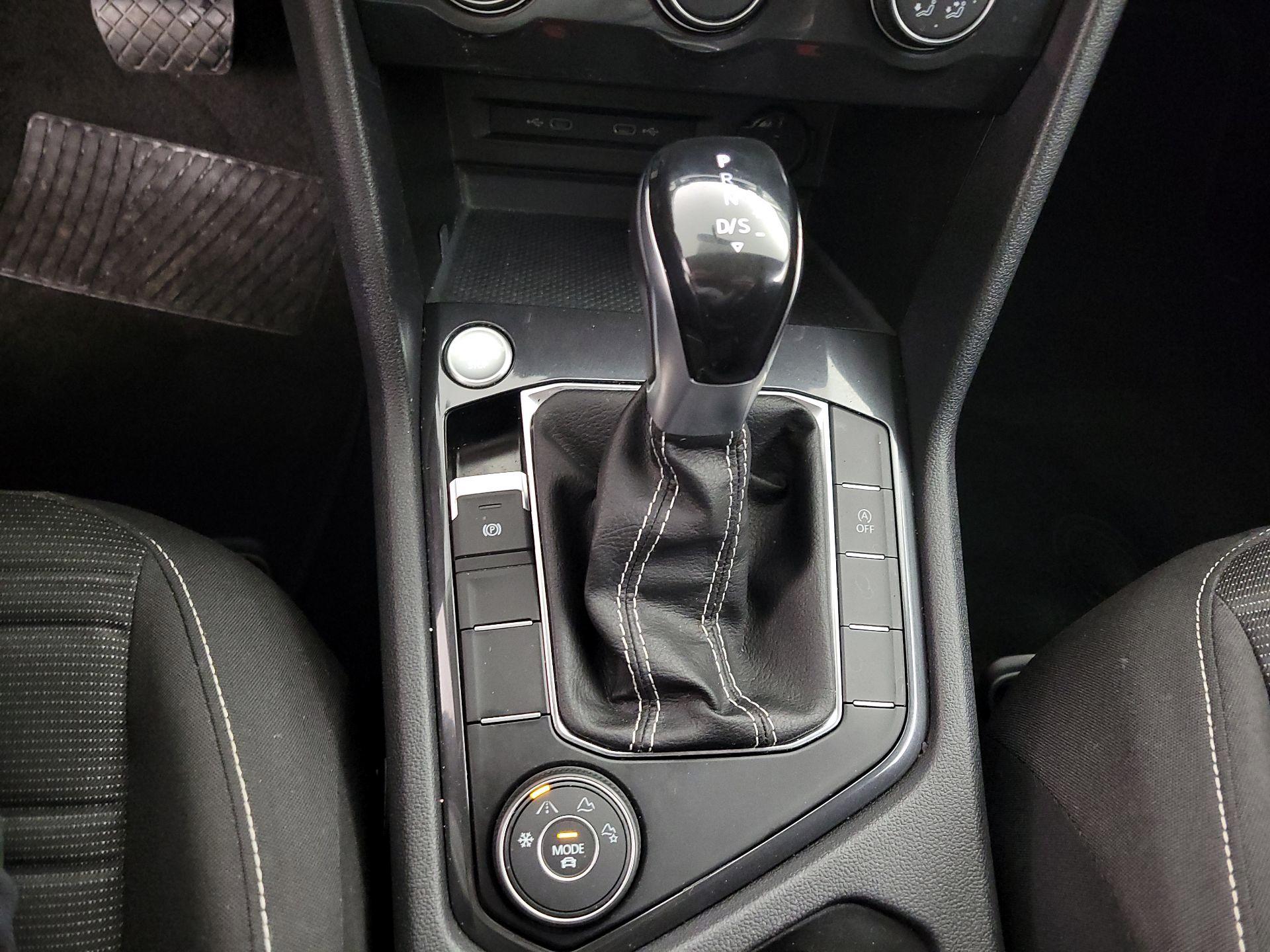 Thumbnail: 2022 Volkswagen Tiguan - 17