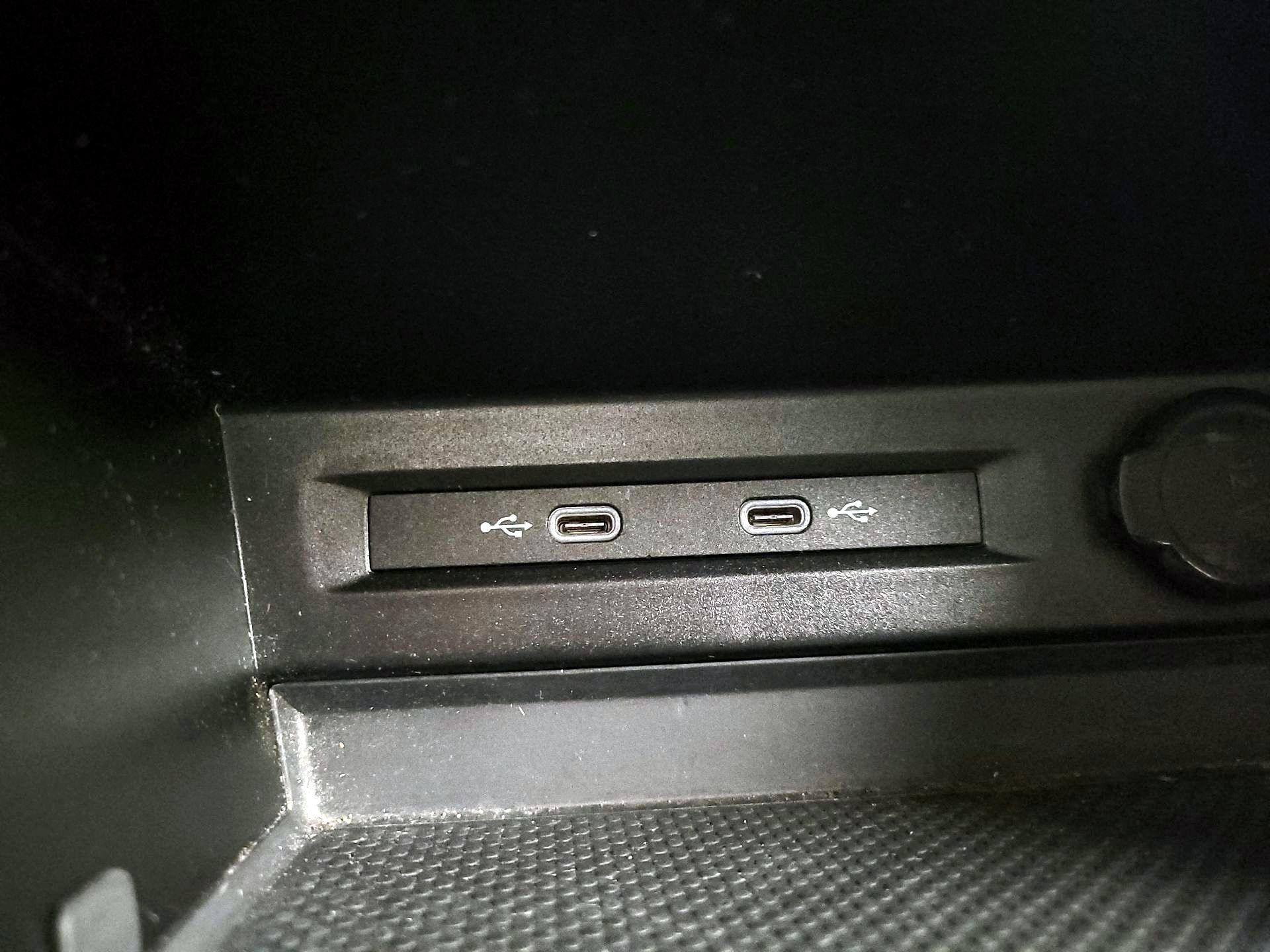 Thumbnail: 2022 Volkswagen Tiguan - 18