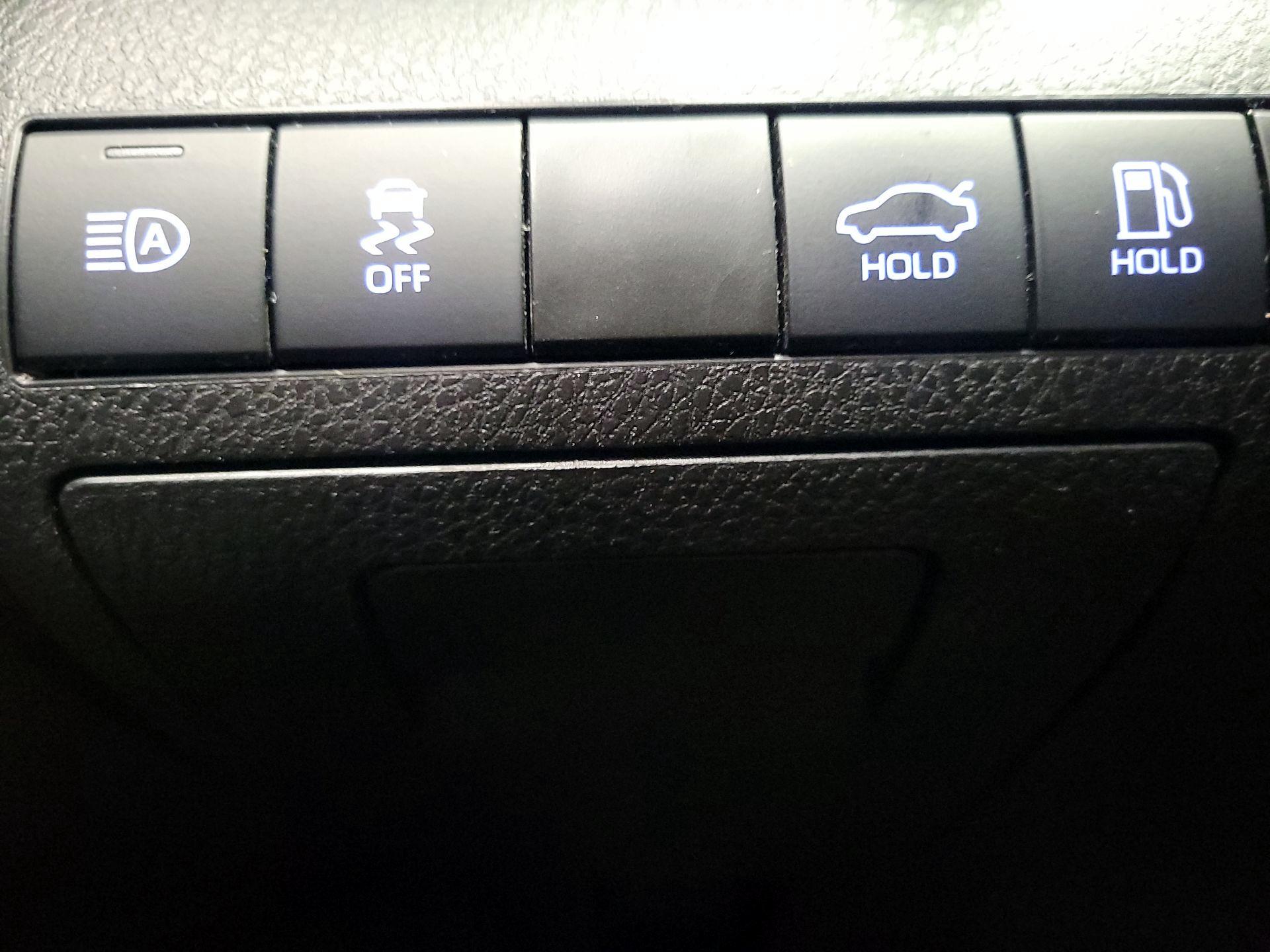 Thumbnail: 2023 Toyota Camry - 13