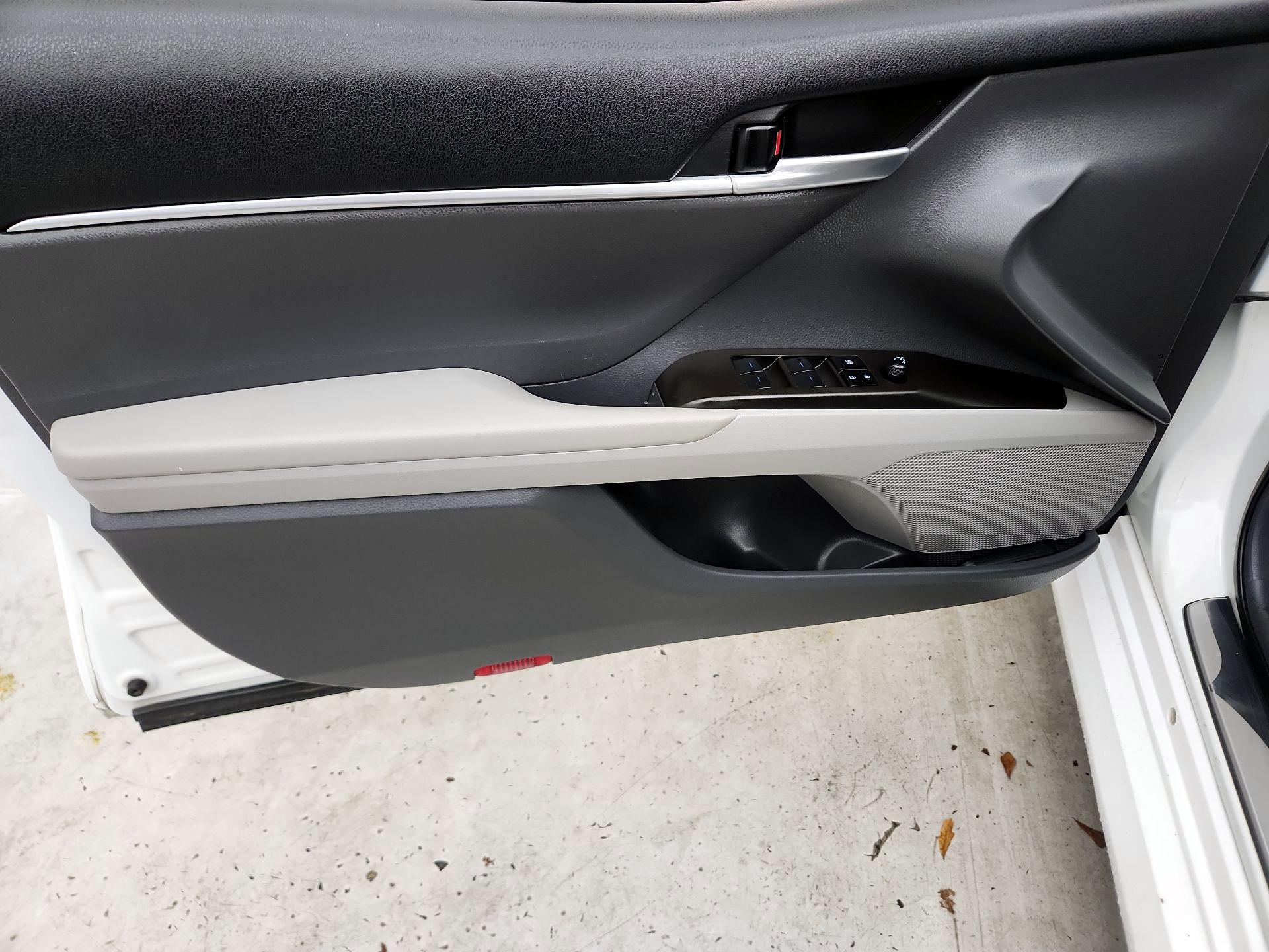 Thumbnail: 2023 Toyota Camry - 12