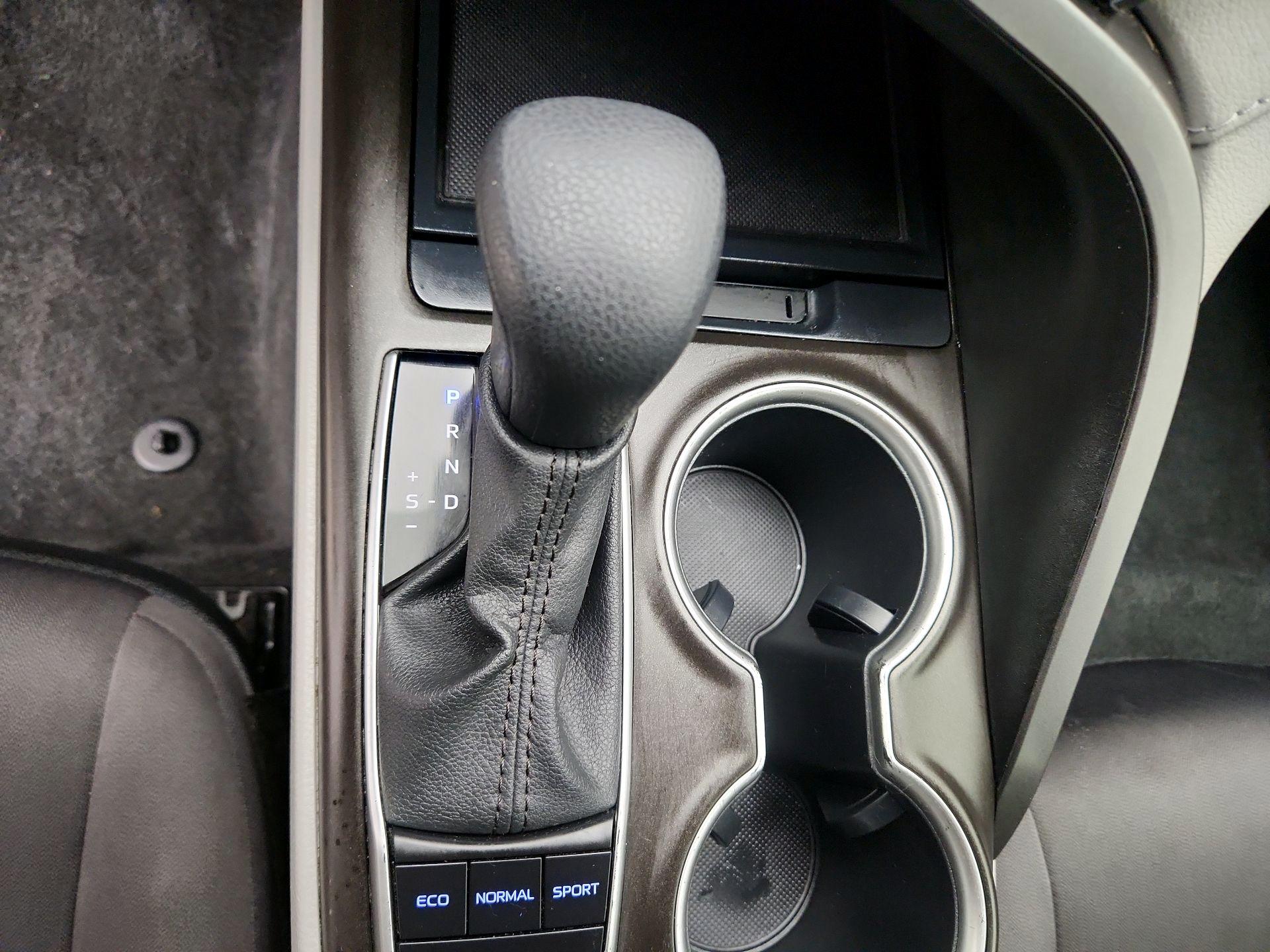 Thumbnail: 2023 Toyota Camry - 17