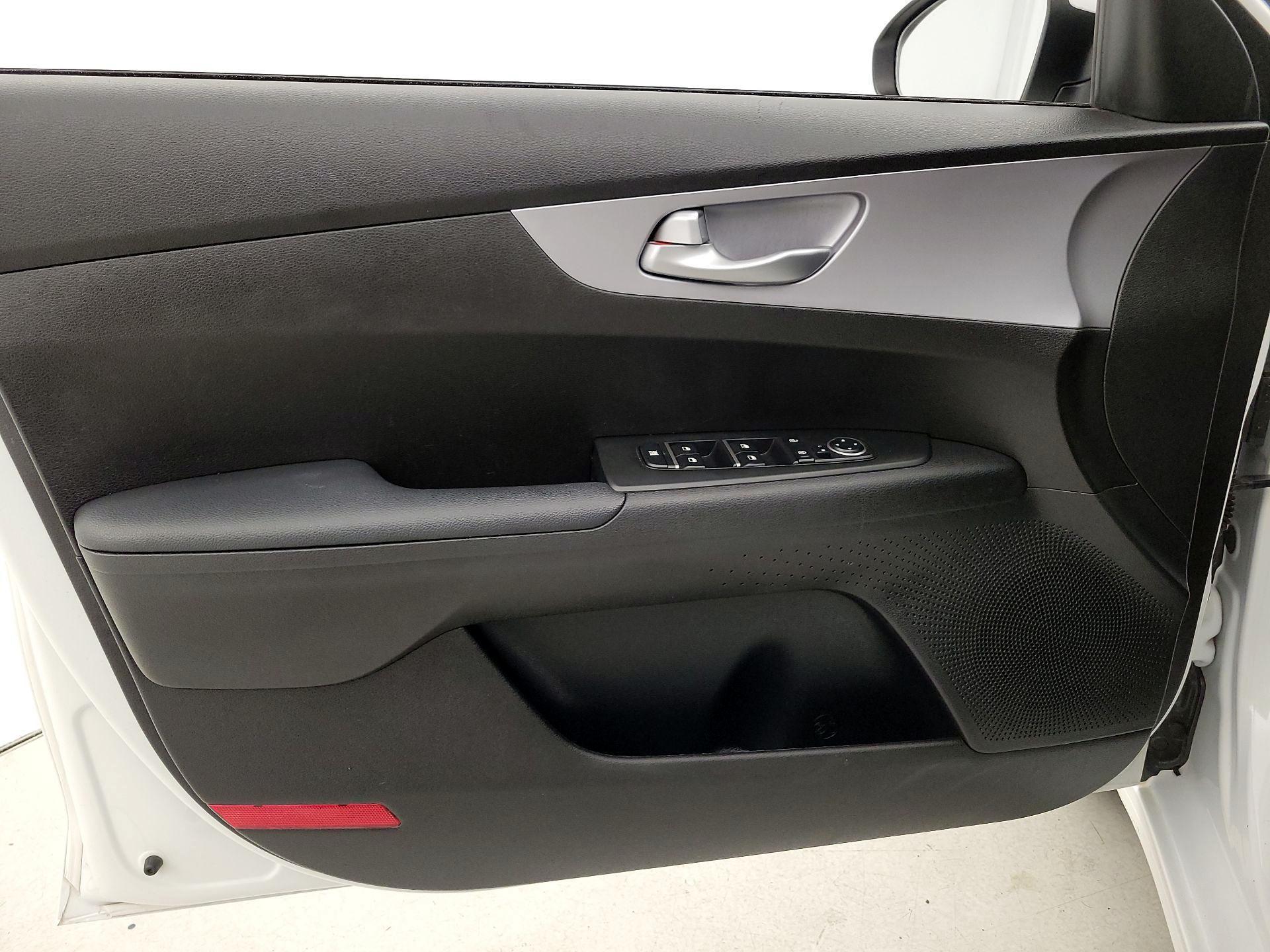 Thumbnail: 2023 Kia Forte - 12