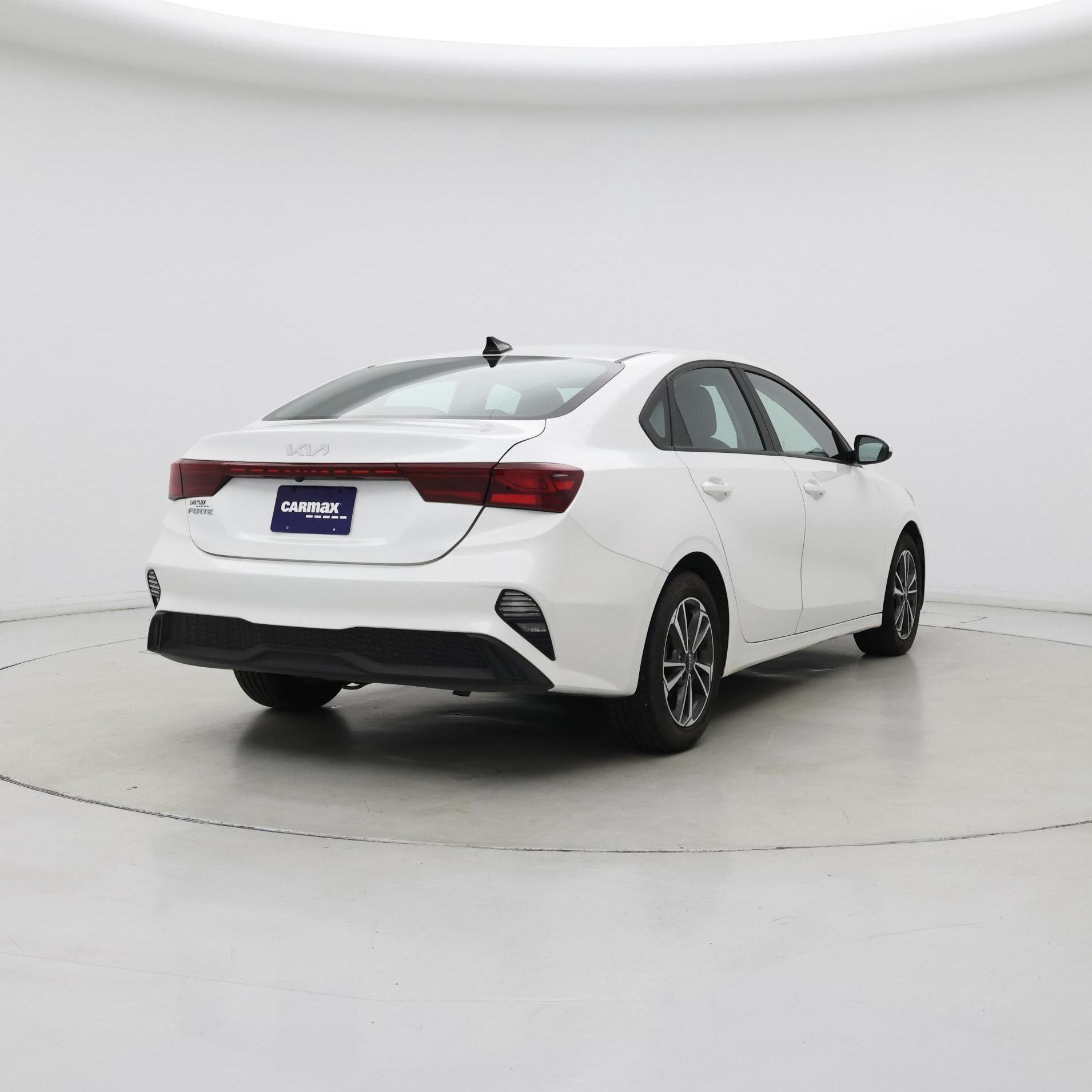 Thumbnail: 2023 Kia Forte - 8