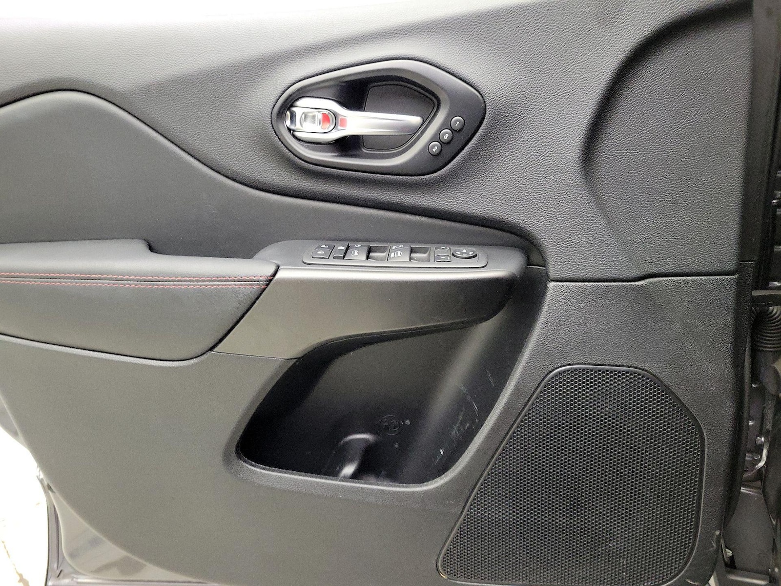 2022 Jeep Cherokee Trailhawk - Photo 13