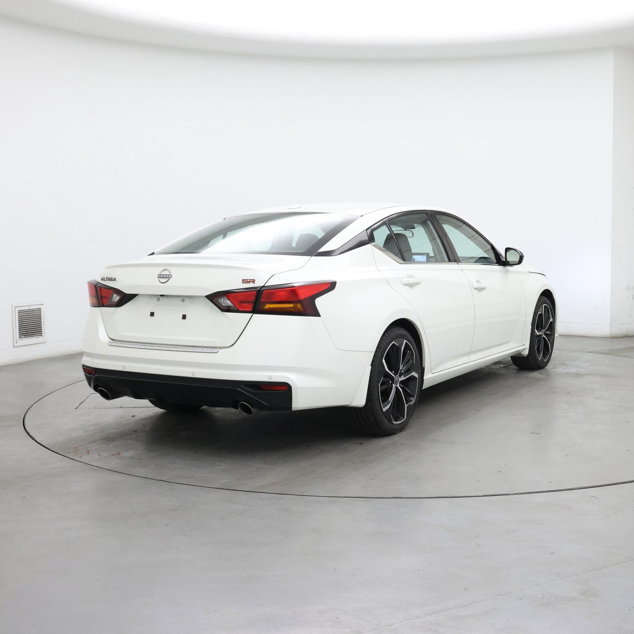 Thumbnail: 2023 Nissan Altima - 8