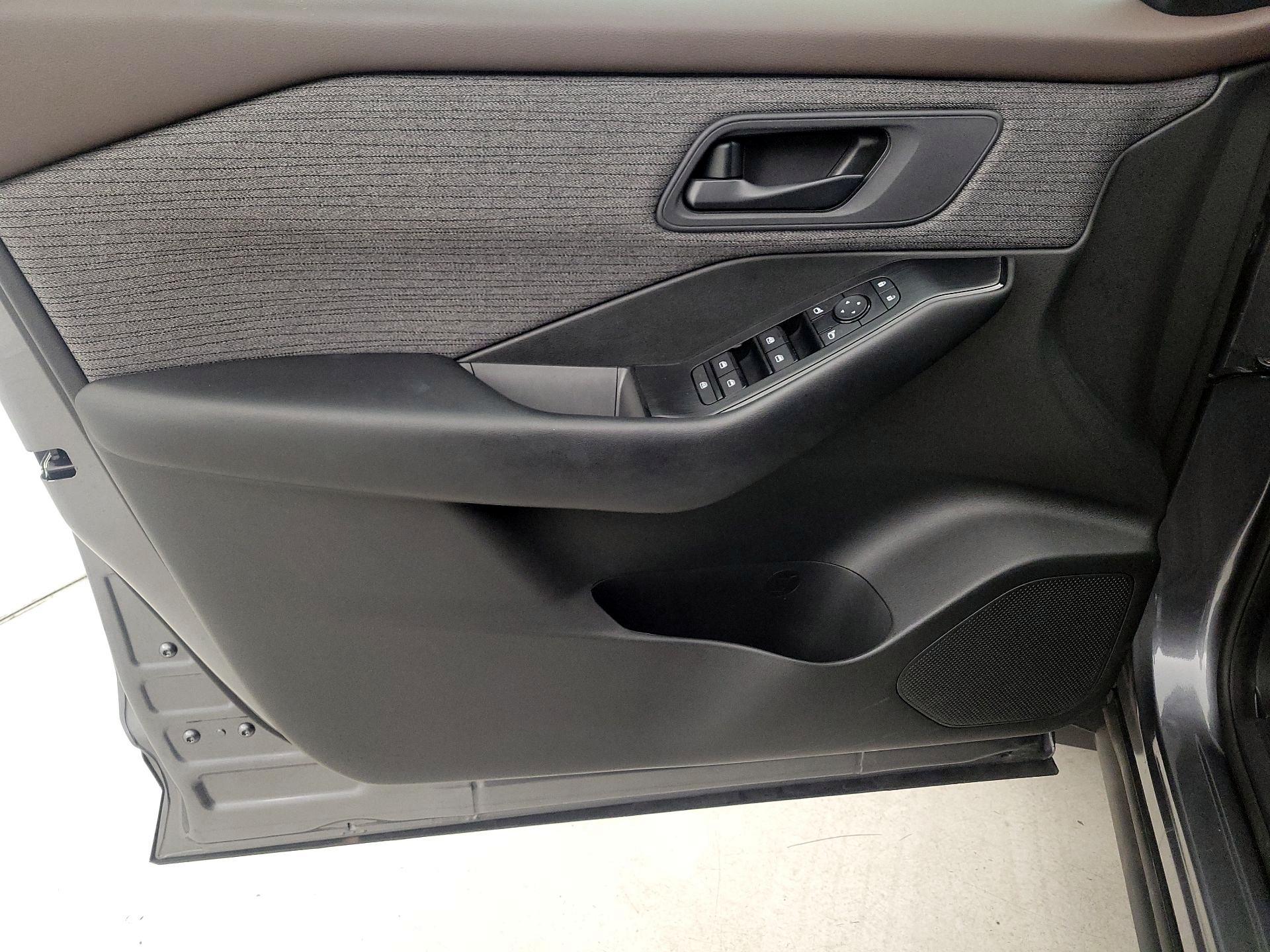 Thumbnail: 2023 Nissan Rogue - 12