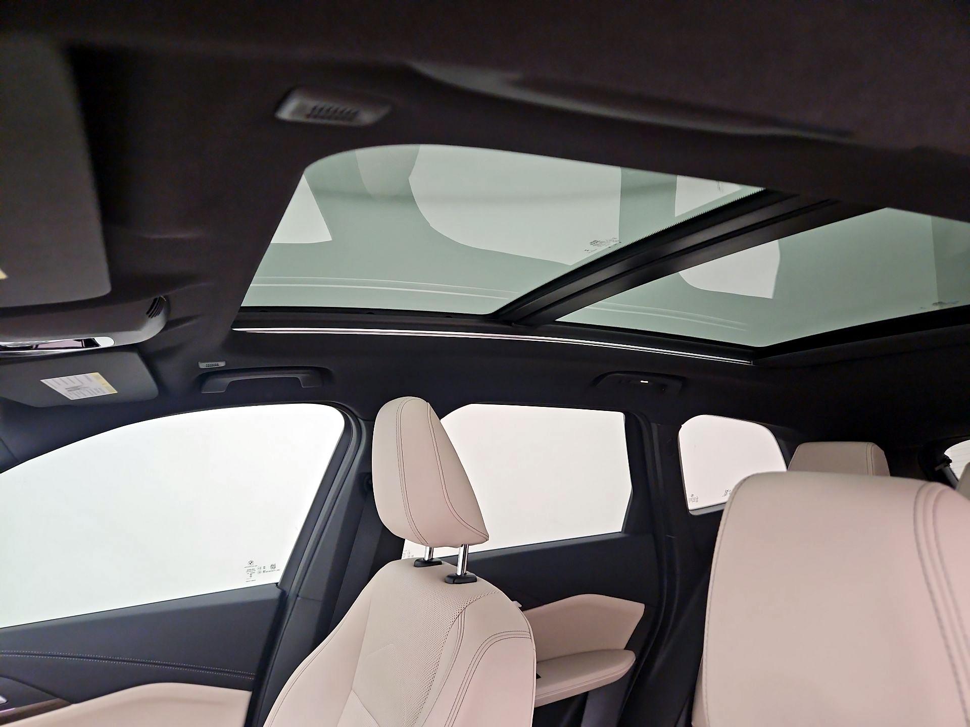 Thumbnail: 2023 BMW X1 - 20