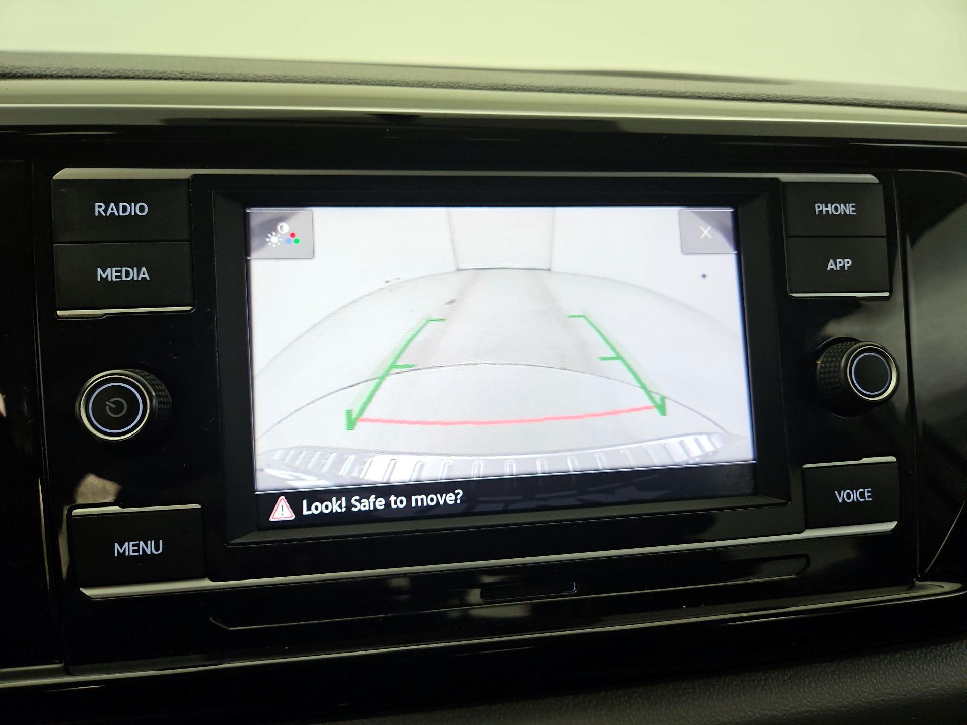 Thumbnail: 2022 Volkswagen Taos - 14