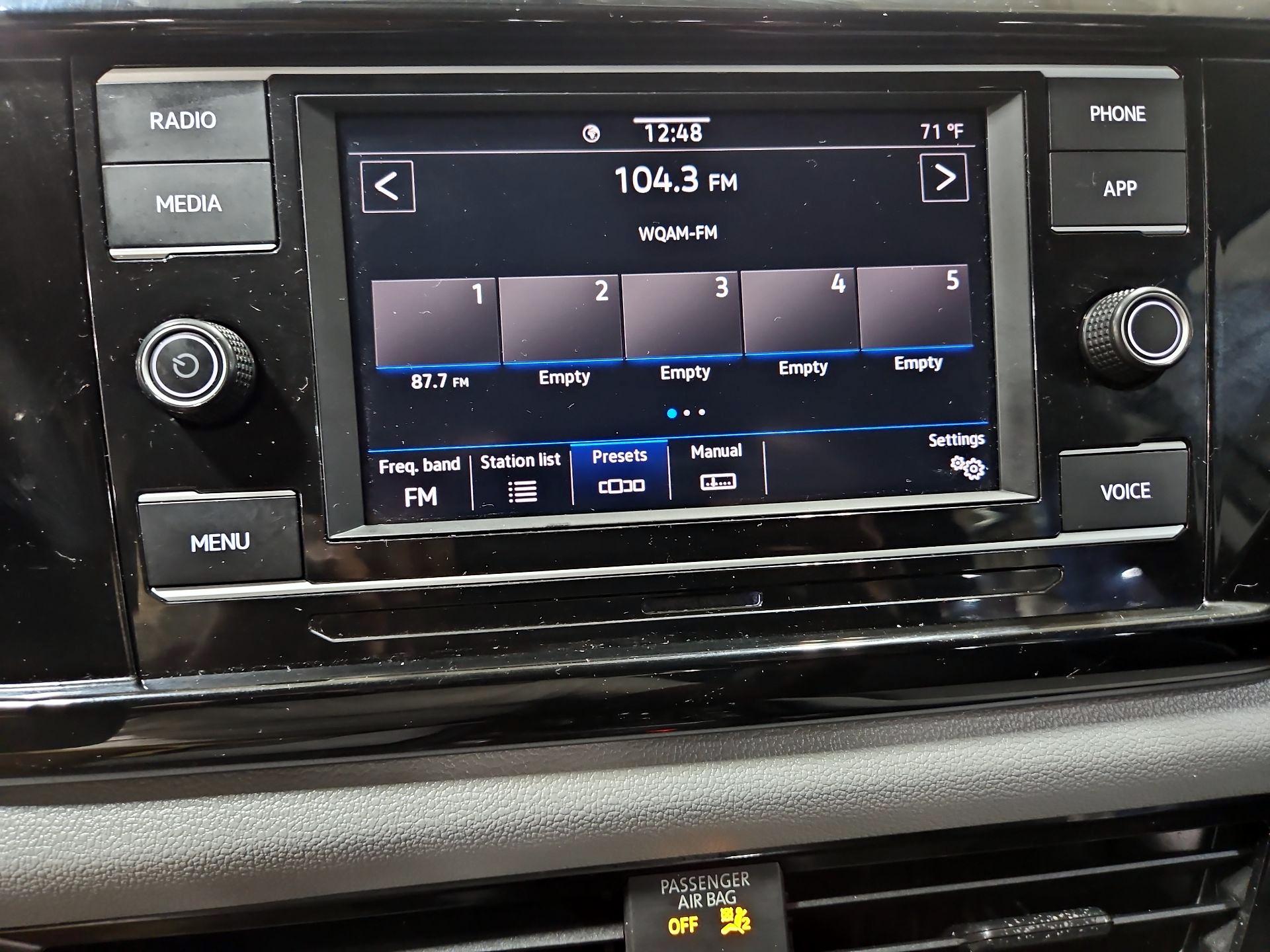 Thumbnail: 2022 Volkswagen Taos - 15