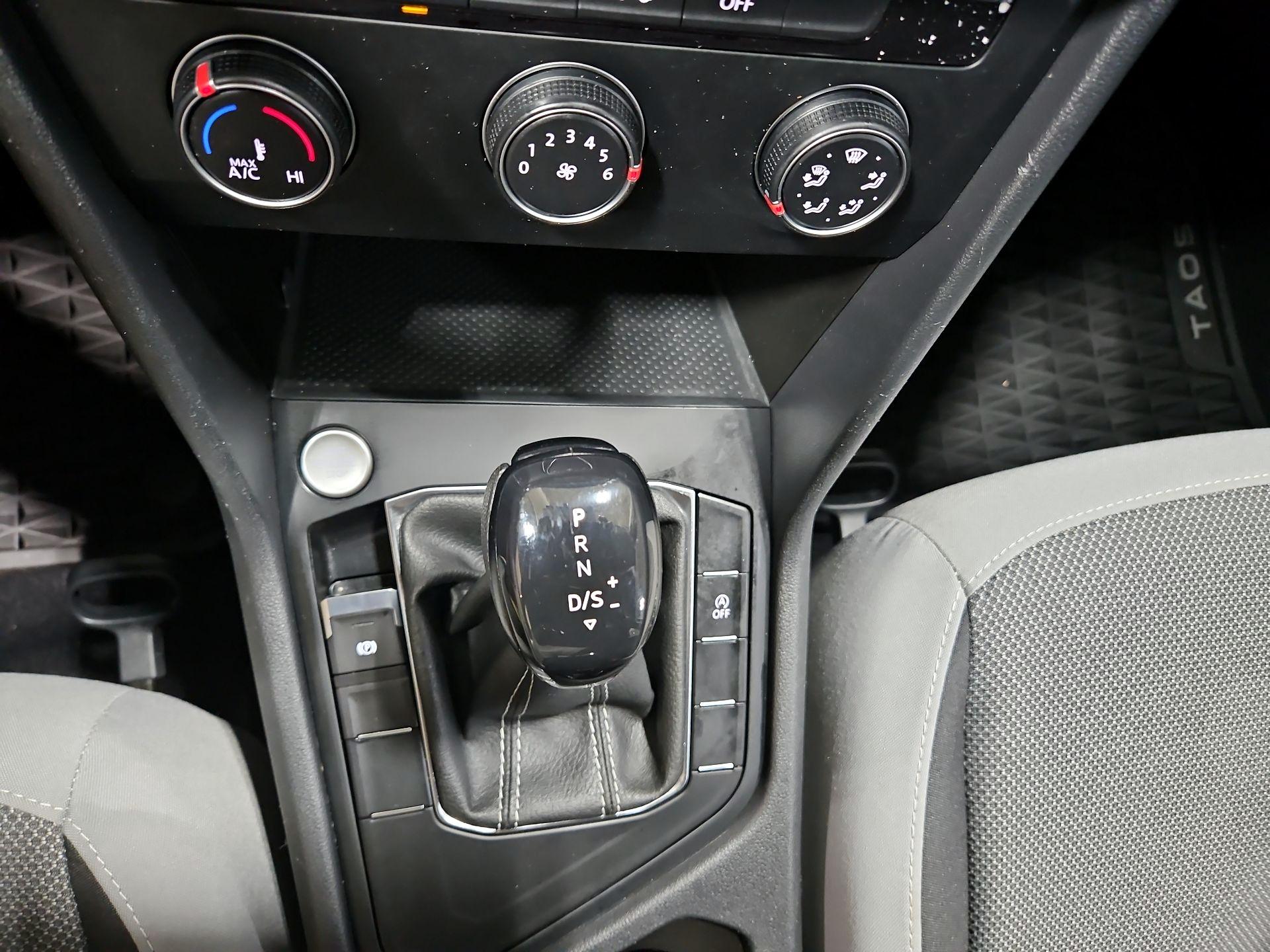 Thumbnail: 2022 Volkswagen Taos - 17