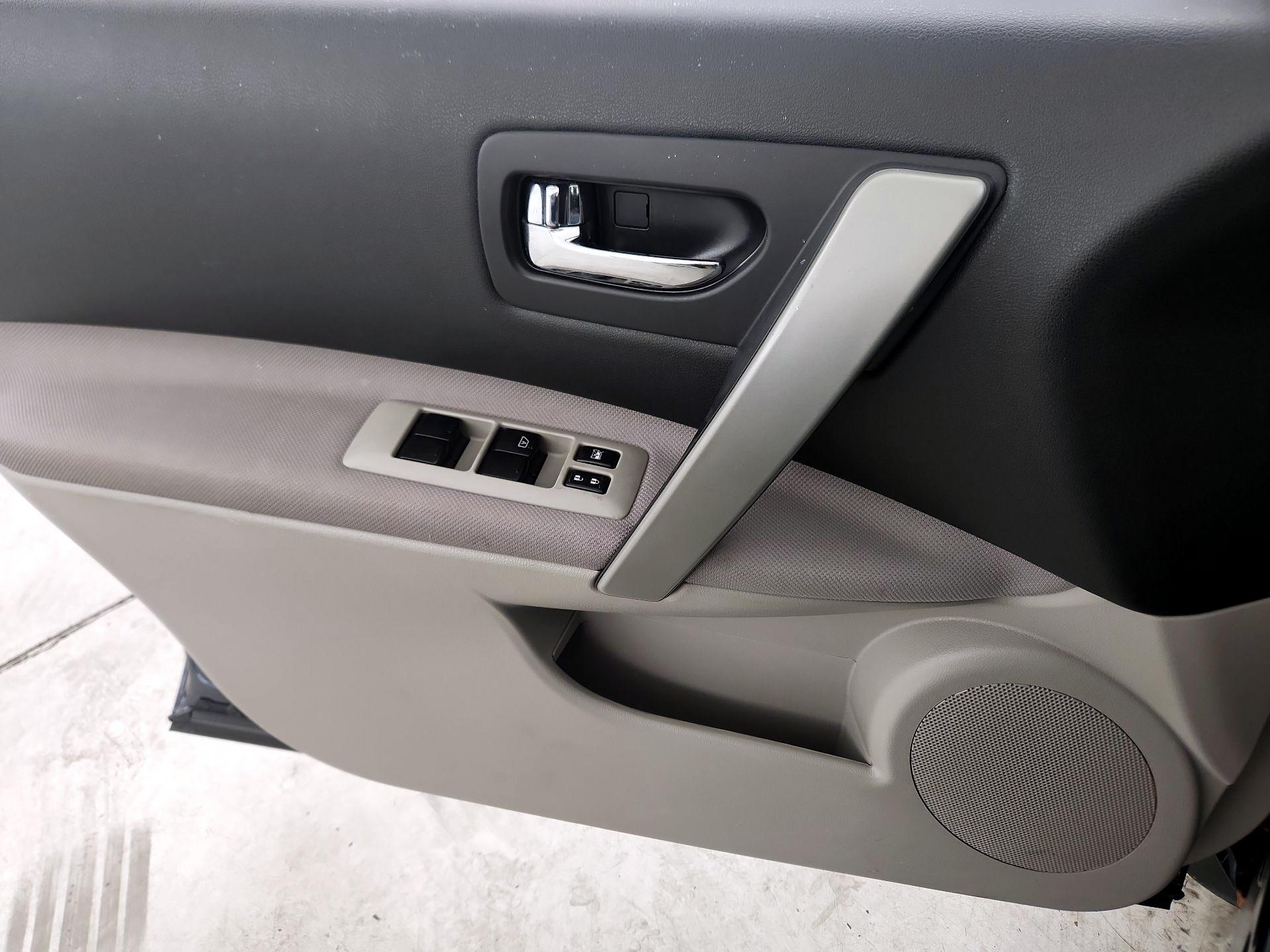 Thumbnail: 2014 Nissan Rogue - 12