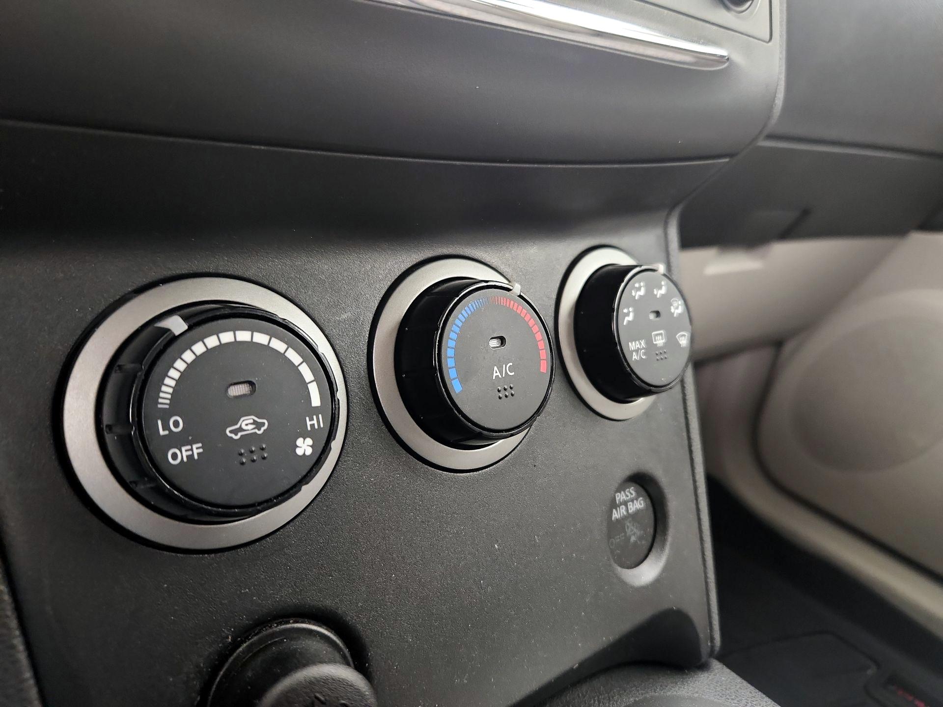 Thumbnail: 2014 Nissan Rogue - 15