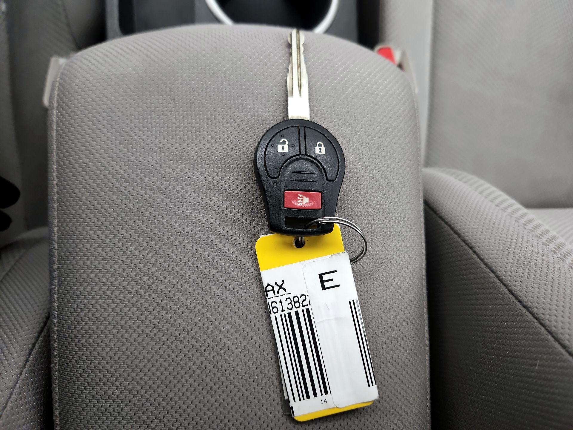 Thumbnail: 2014 Nissan Rogue - 20