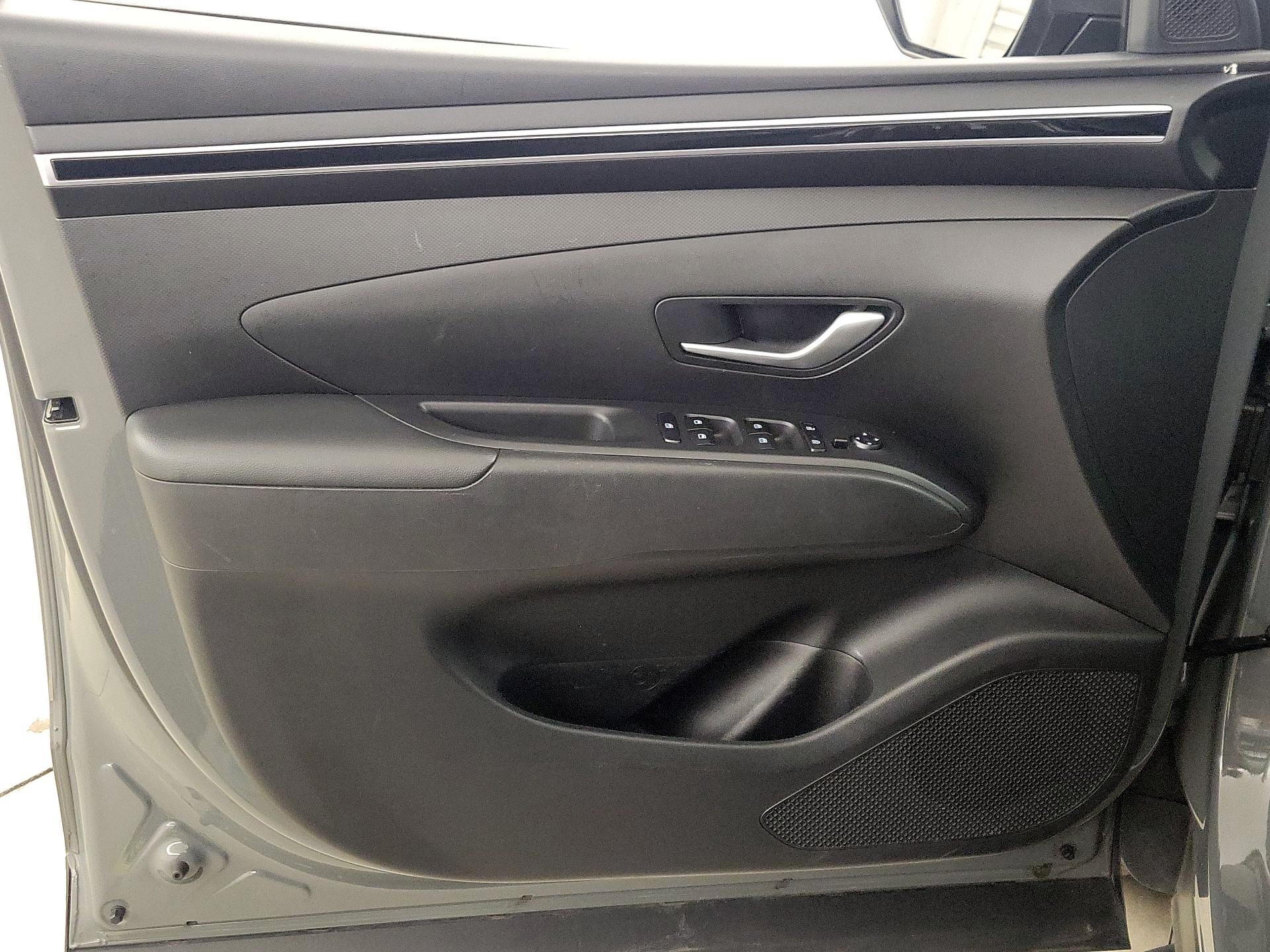 Thumbnail: 2023 Hyundai Santa Cruz - 12