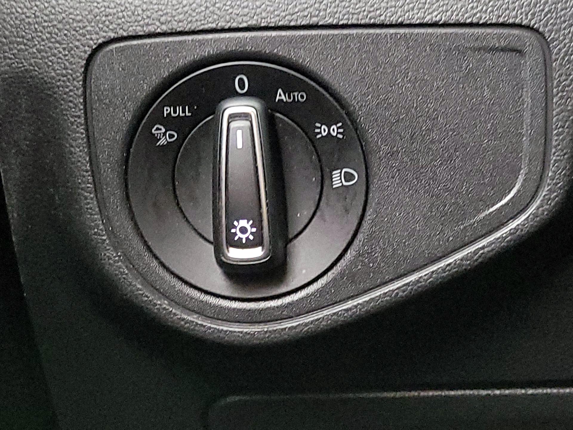 Thumbnail: 2022 Volkswagen Atlas - 13