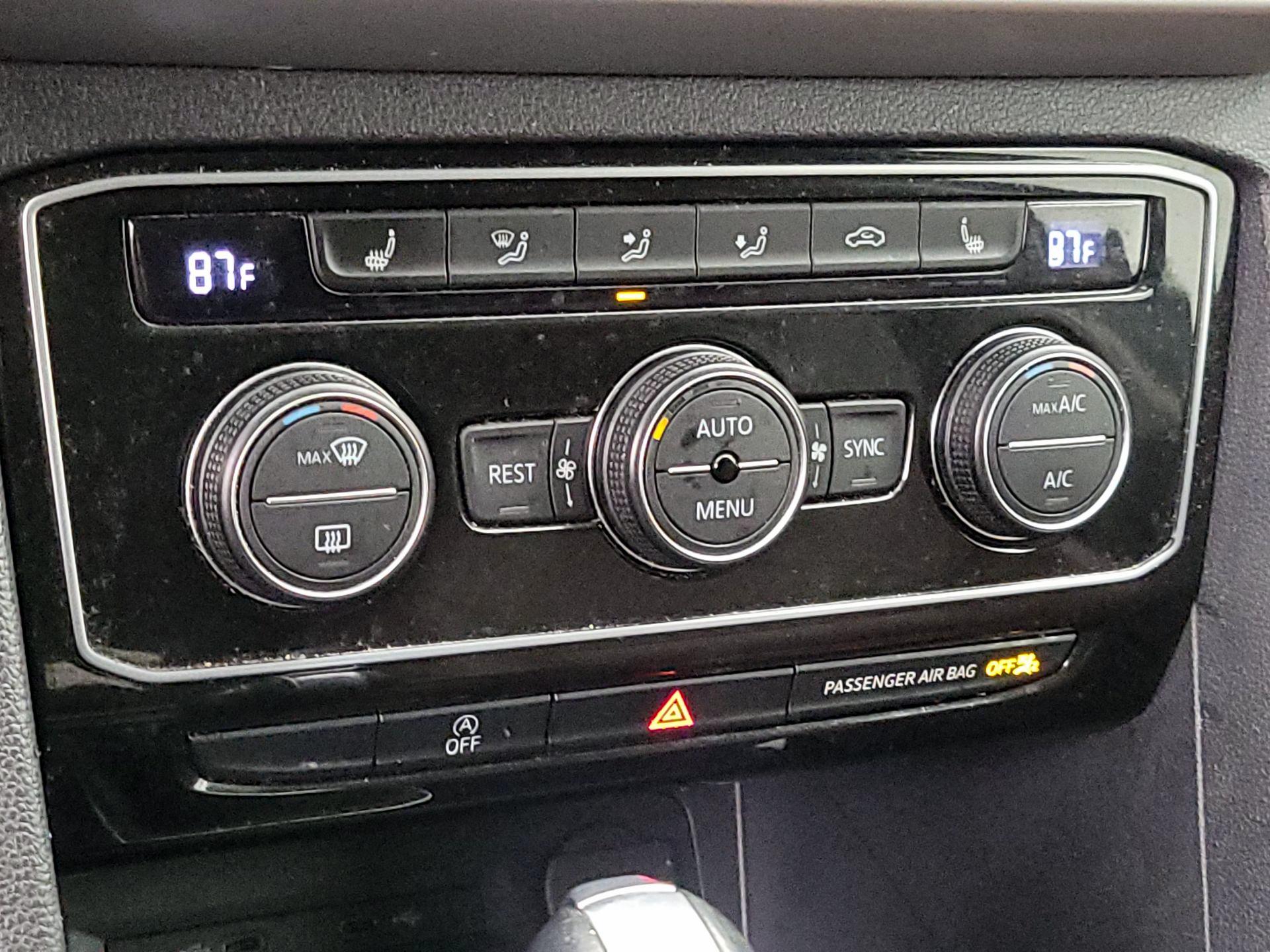 Thumbnail: 2022 Volkswagen Atlas - 16