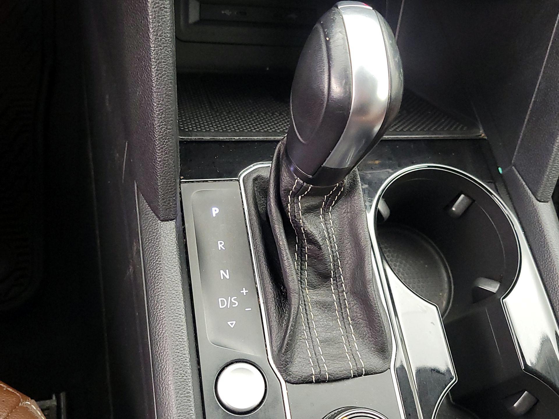 Thumbnail: 2022 Volkswagen Atlas - 17