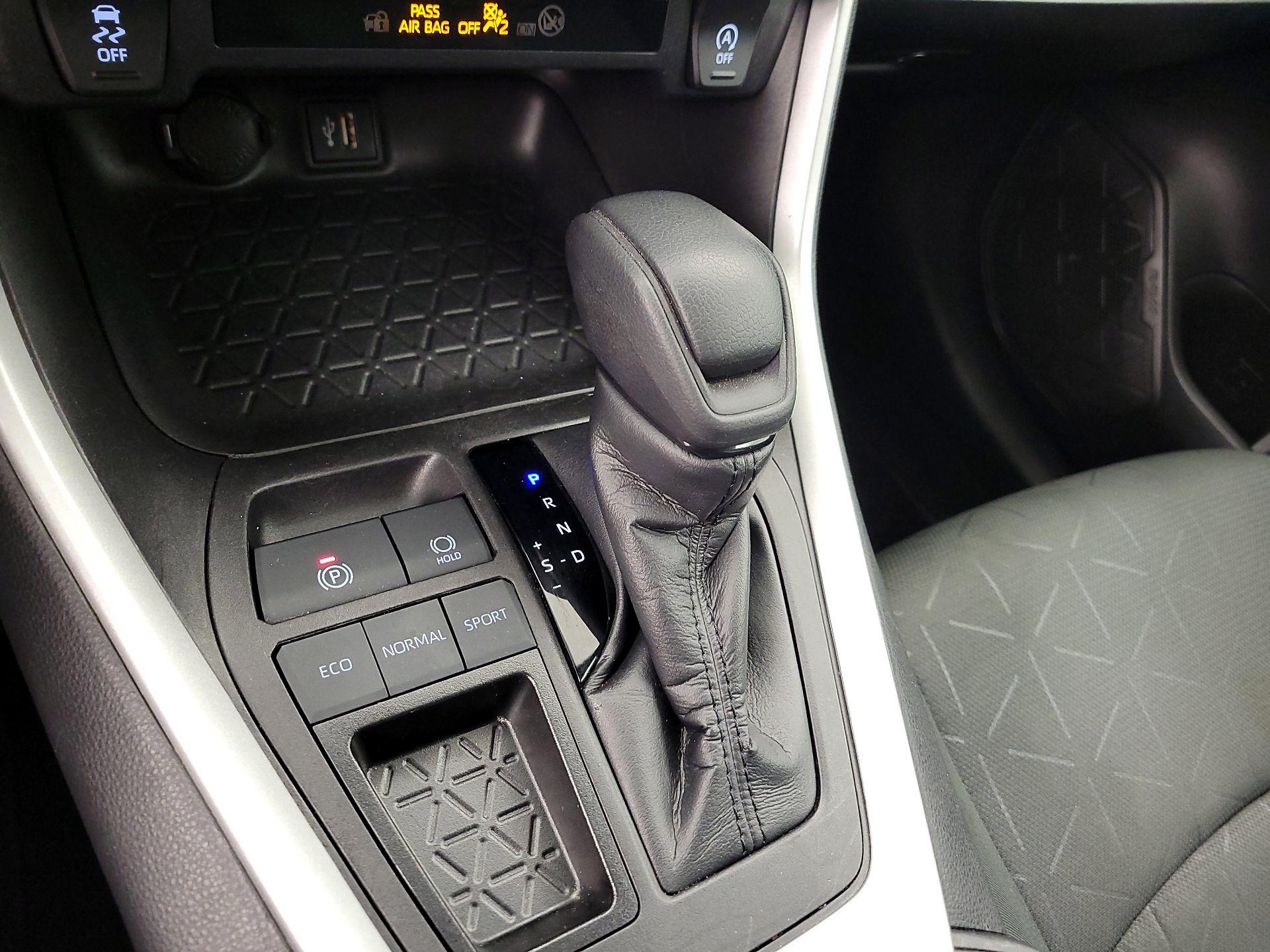 Thumbnail: 2023 Toyota RAV4 - 18