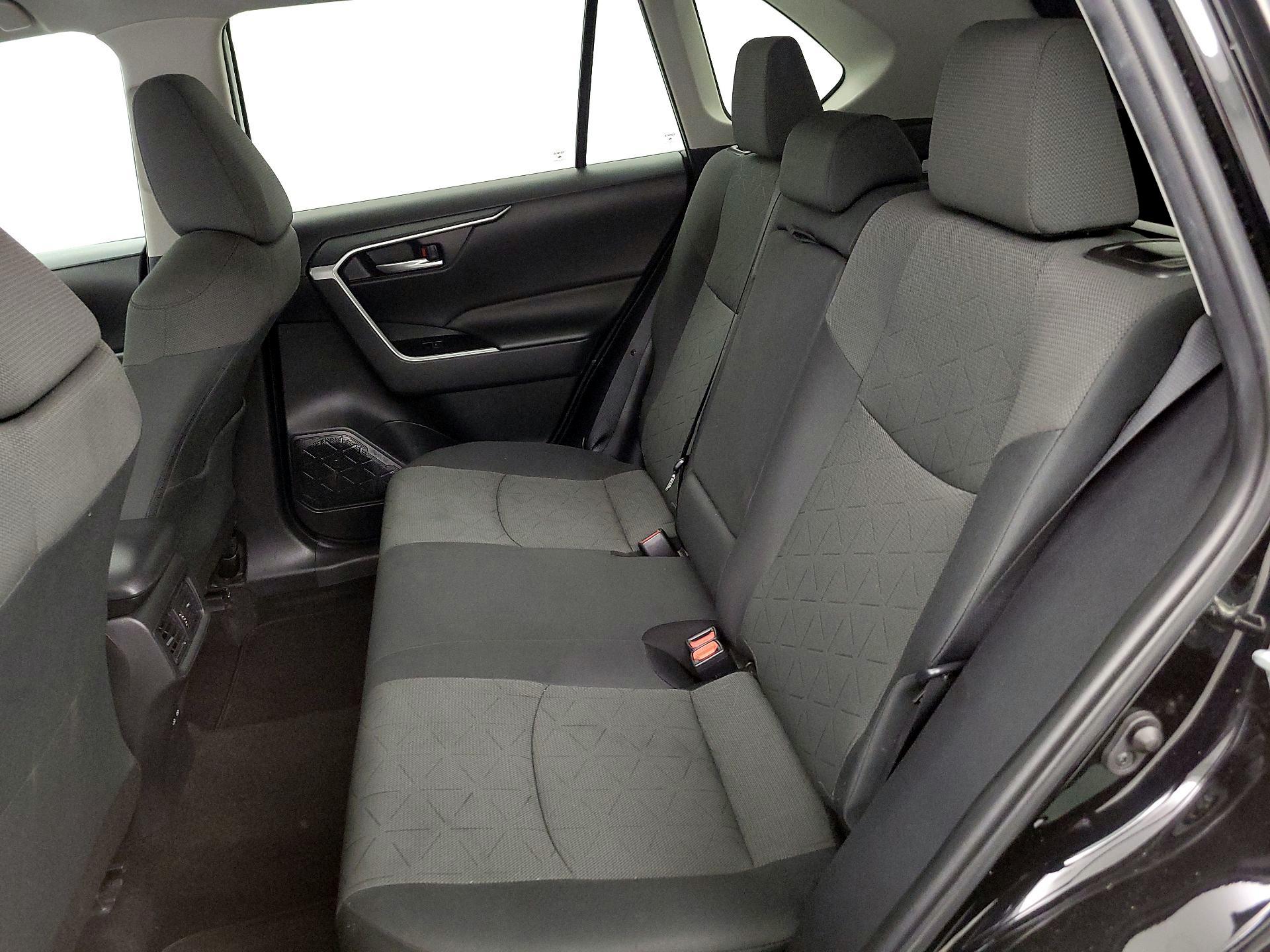 Thumbnail: 2023 Toyota RAV4 - 20