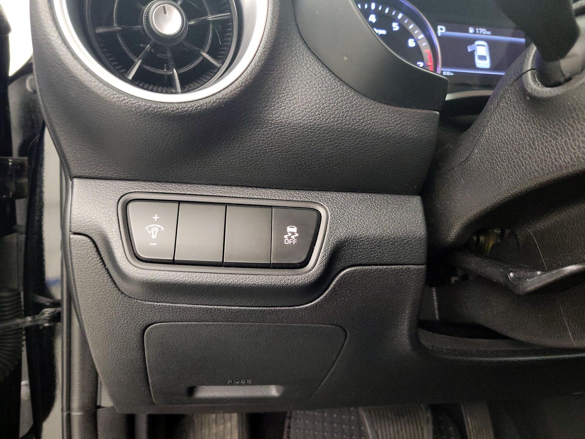 Thumbnail: 2023 Kia Forte - 13