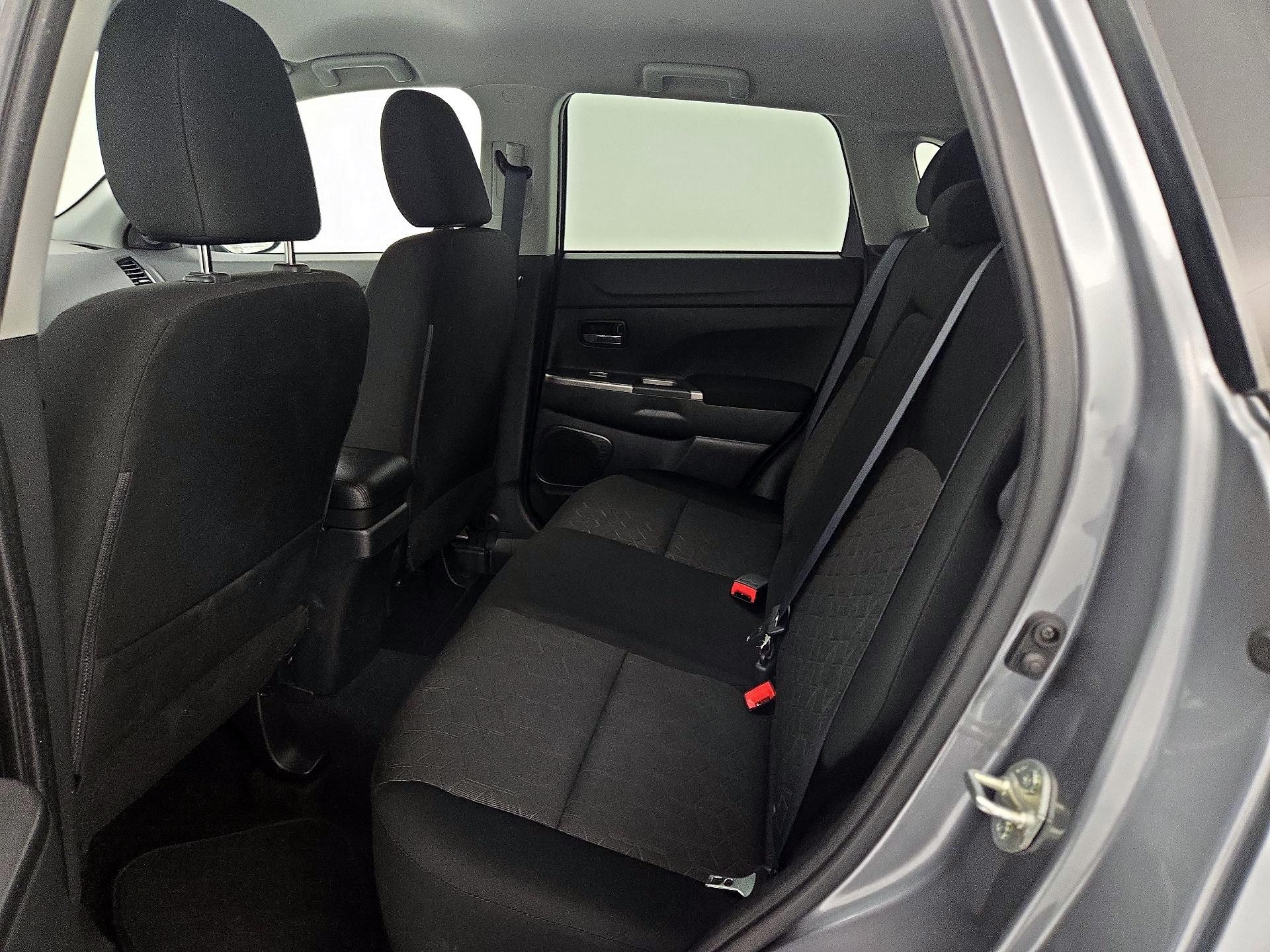 Thumbnail: 2021 Mitsubishi Outlander Sport - 19