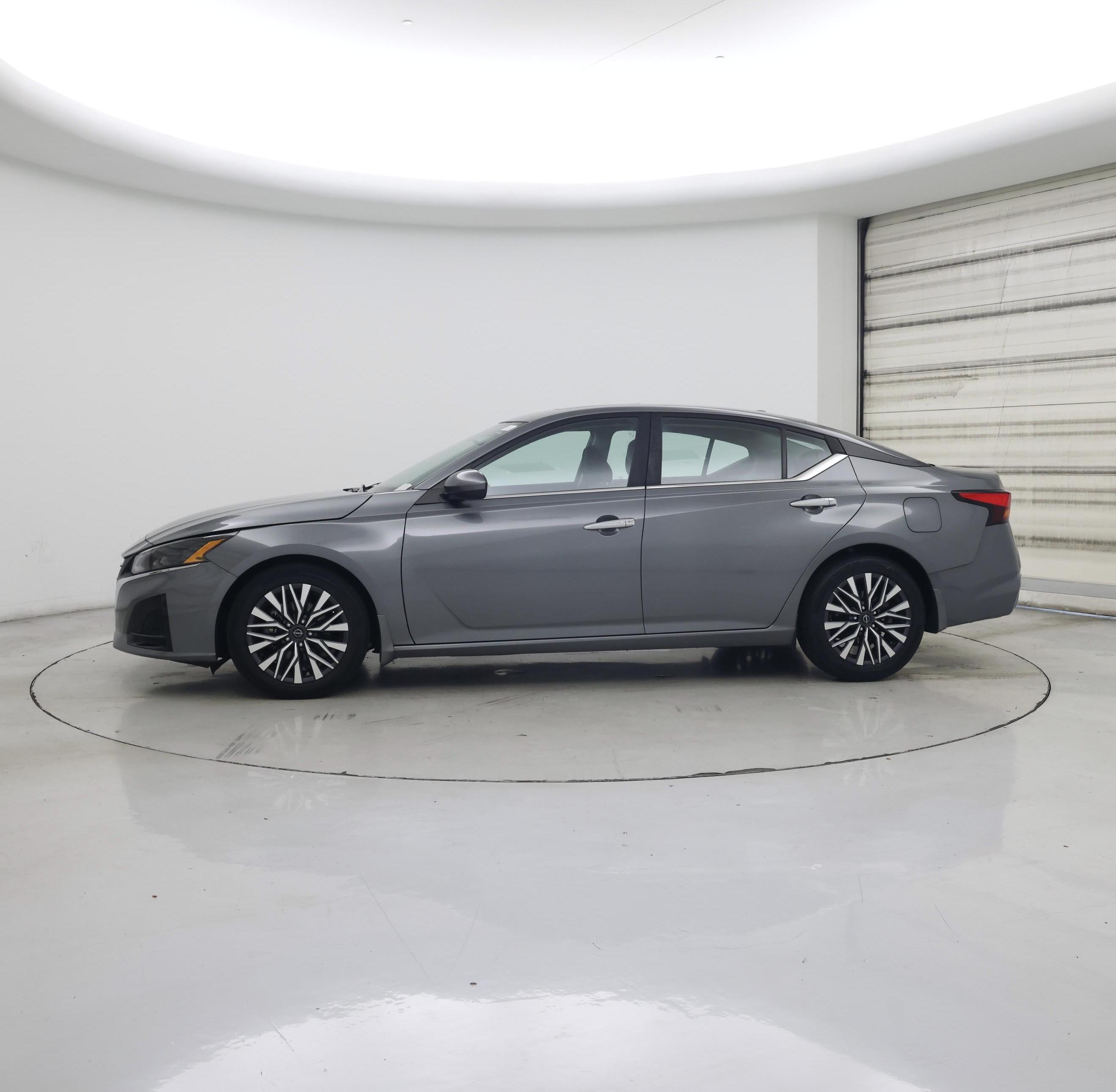 Thumbnail: 2023 Nissan Altima - 3