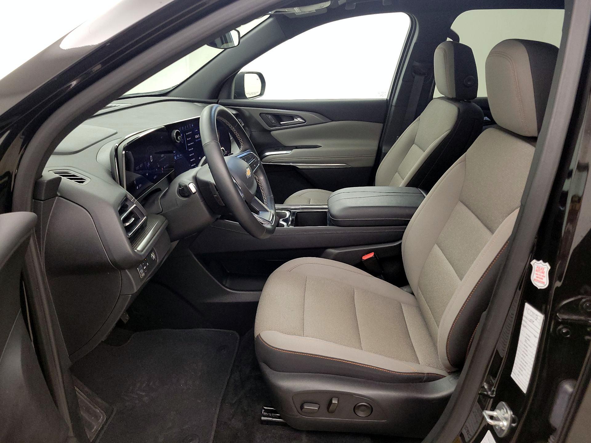 Thumbnail: 2025 Chevrolet Traverse - 11