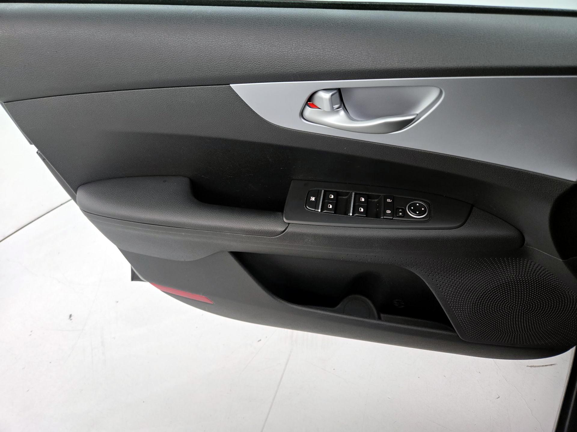 Thumbnail: 2023 Kia Forte - 12