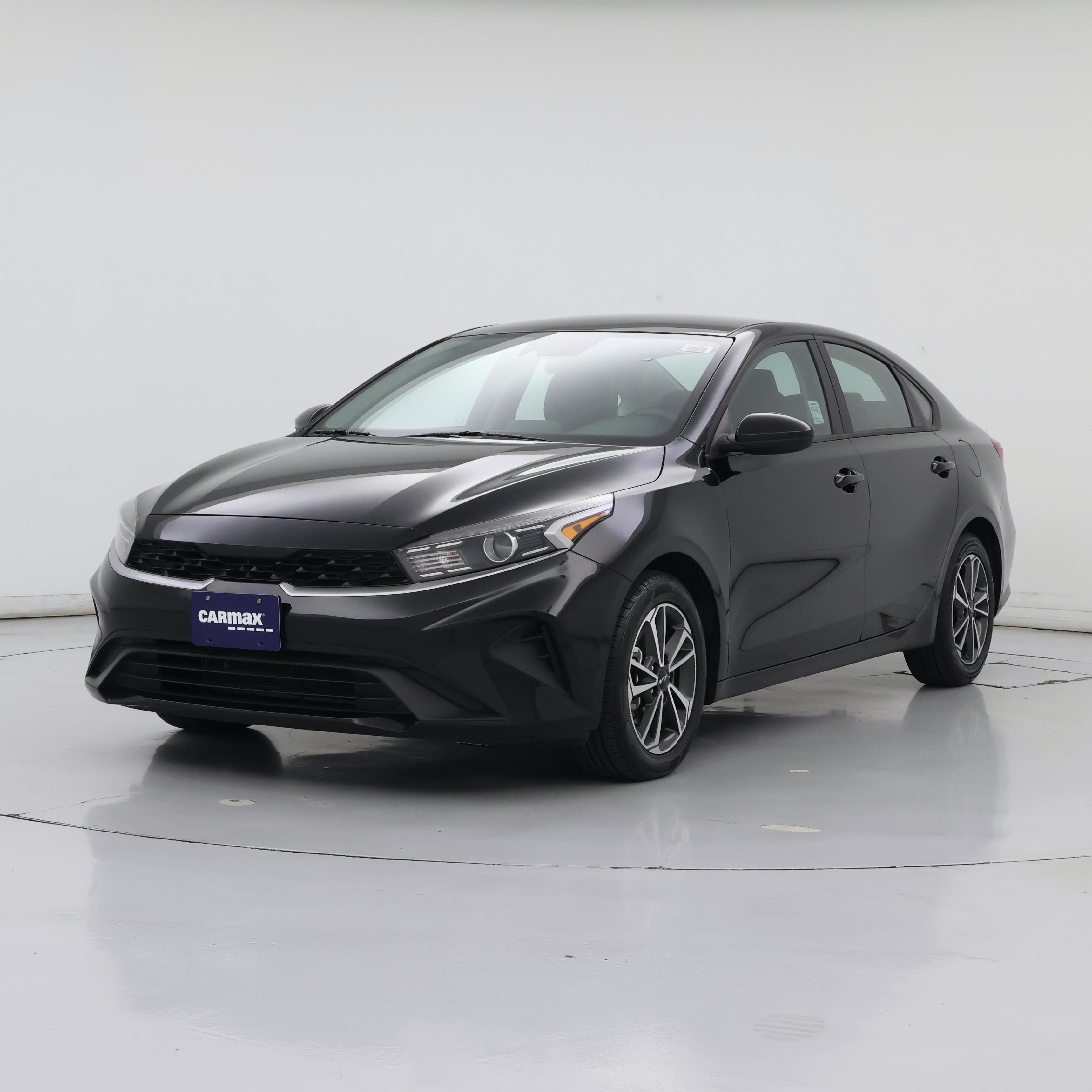 Thumbnail: 2023 Kia Forte - 4