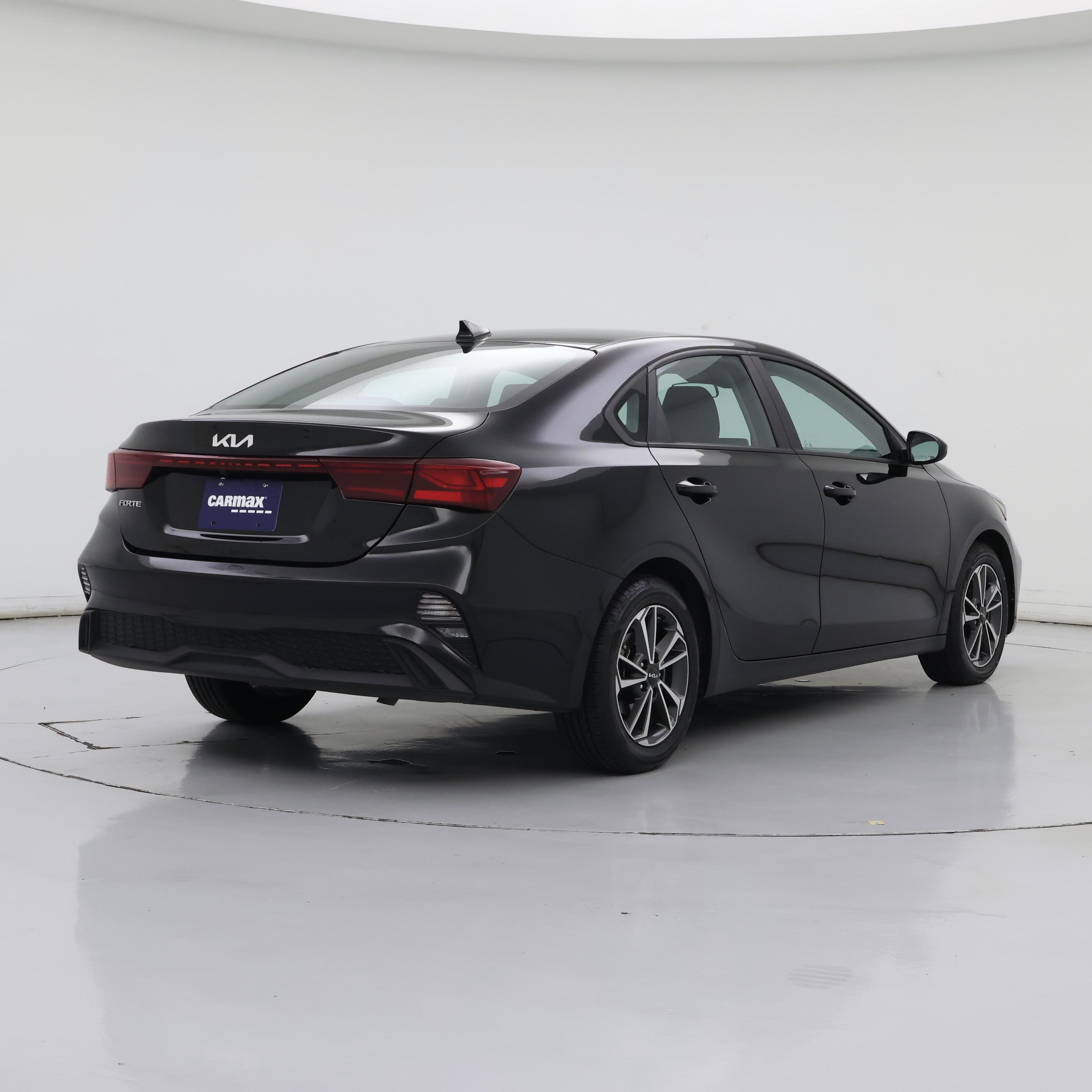 Thumbnail: 2023 Kia Forte - 8