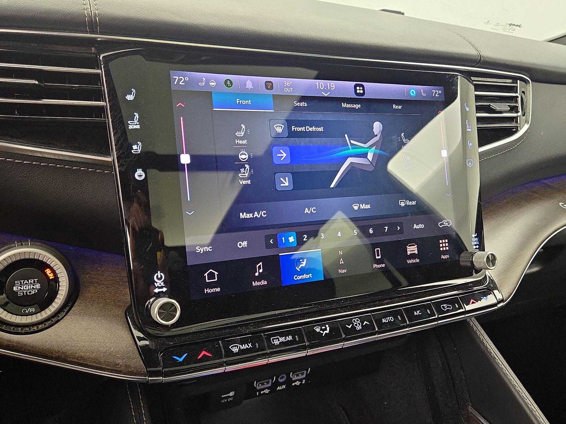 Thumbnail: 2022 Jeep Grand Wagoneer - 17