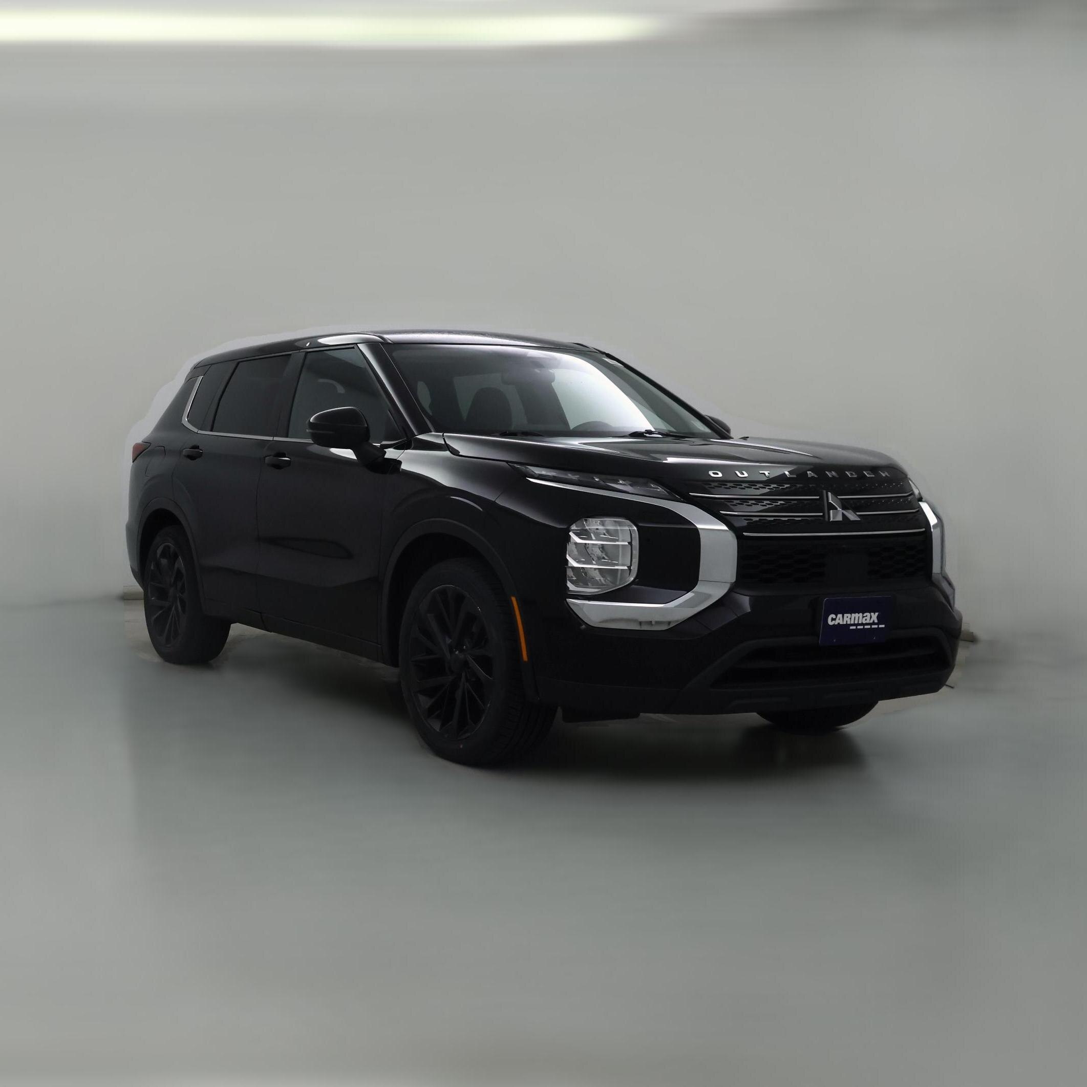 Thumbnail: 2022 Mitsubishi Outlander - 1