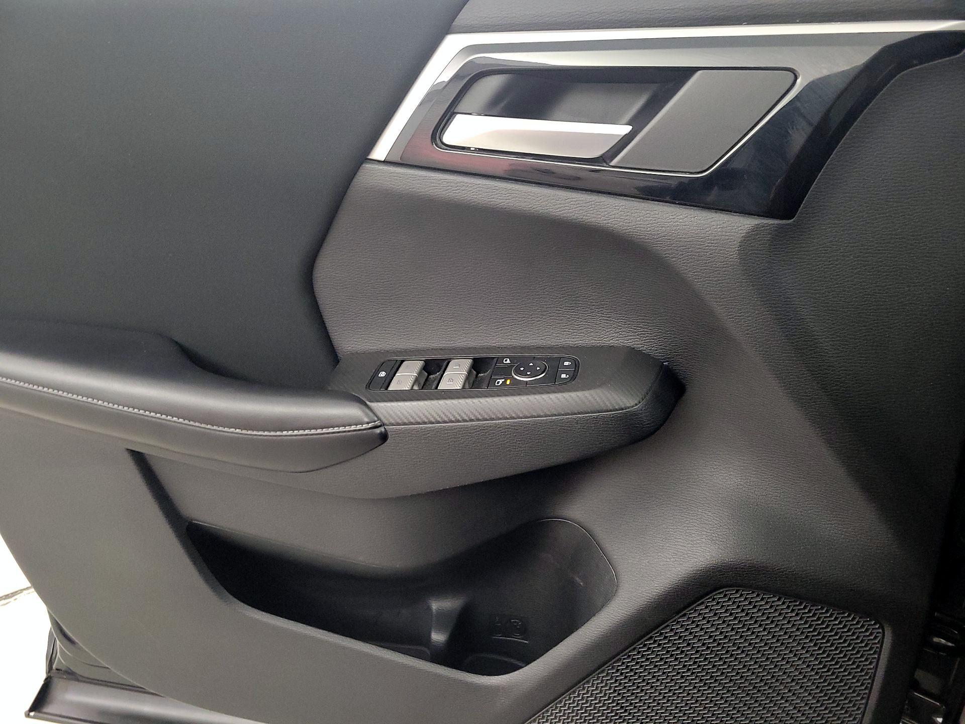 Thumbnail: 2022 Mitsubishi Outlander - 12