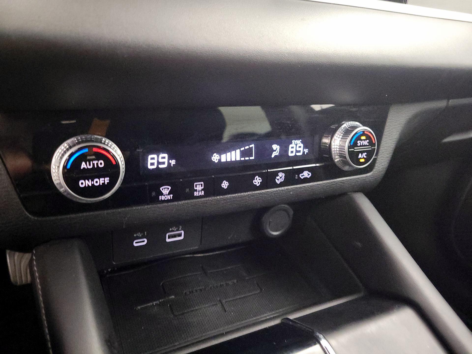 Thumbnail: 2022 Mitsubishi Outlander - 16