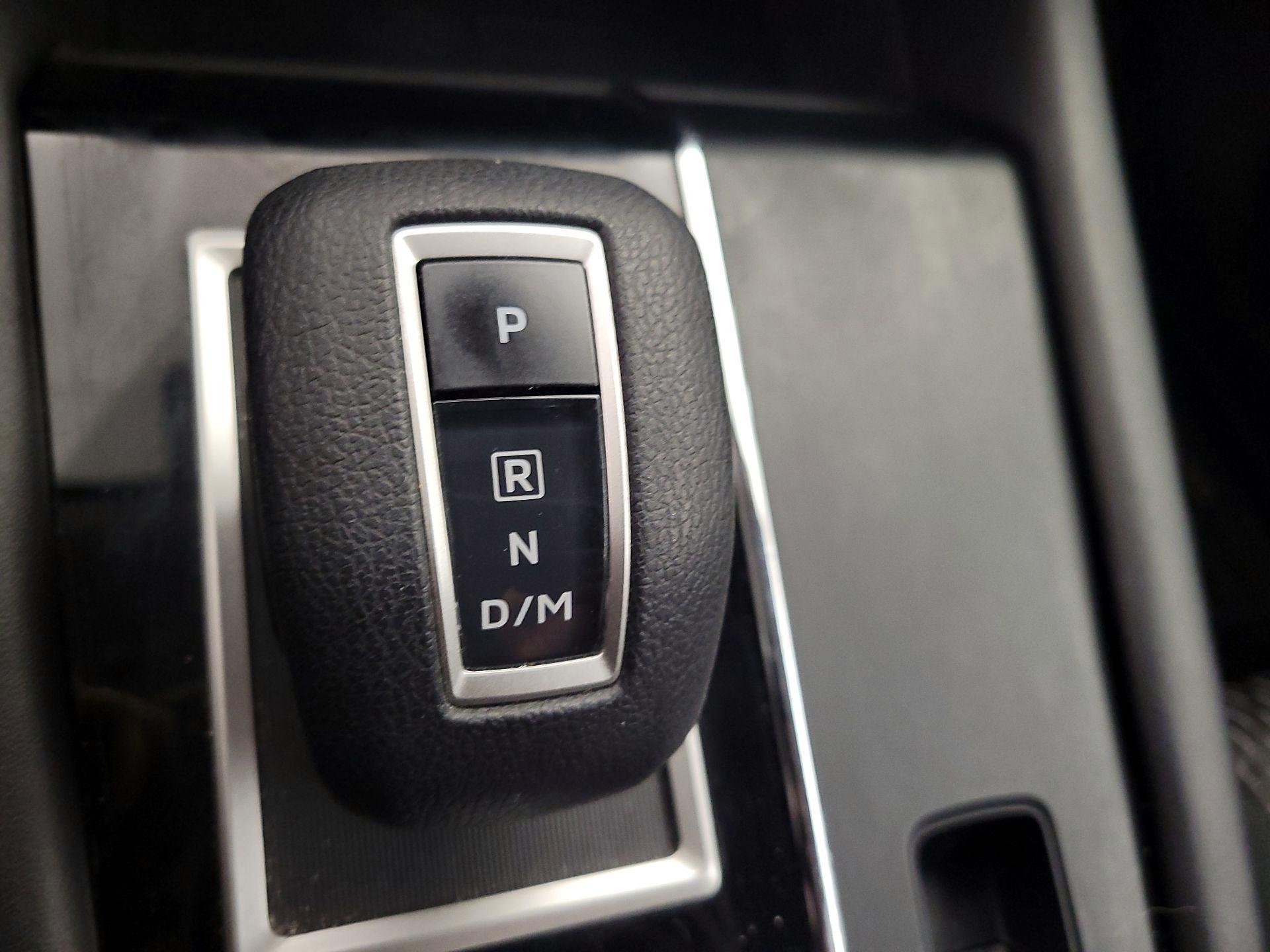 Thumbnail: 2022 Mitsubishi Outlander - 17