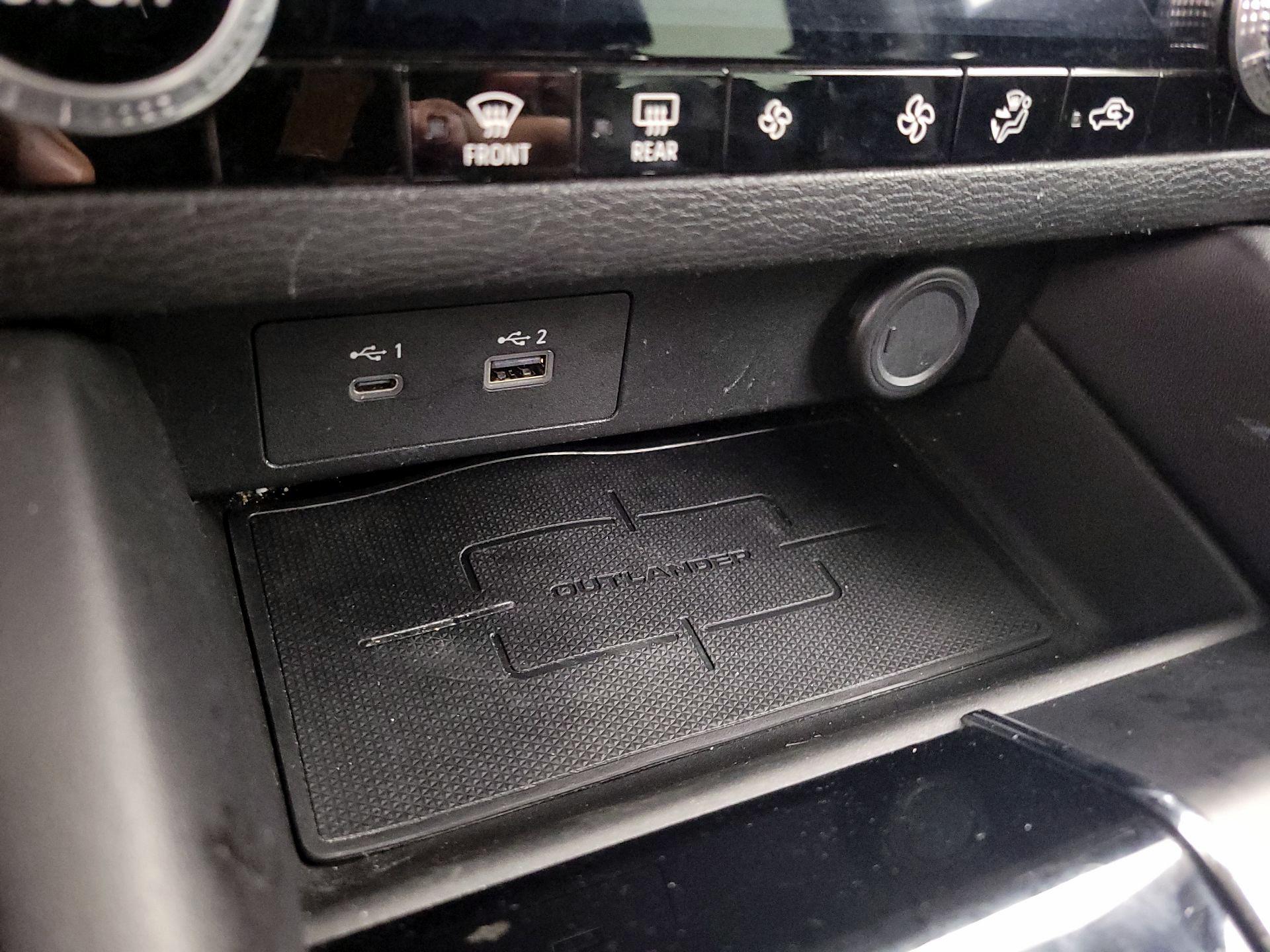 Thumbnail: 2022 Mitsubishi Outlander - 18