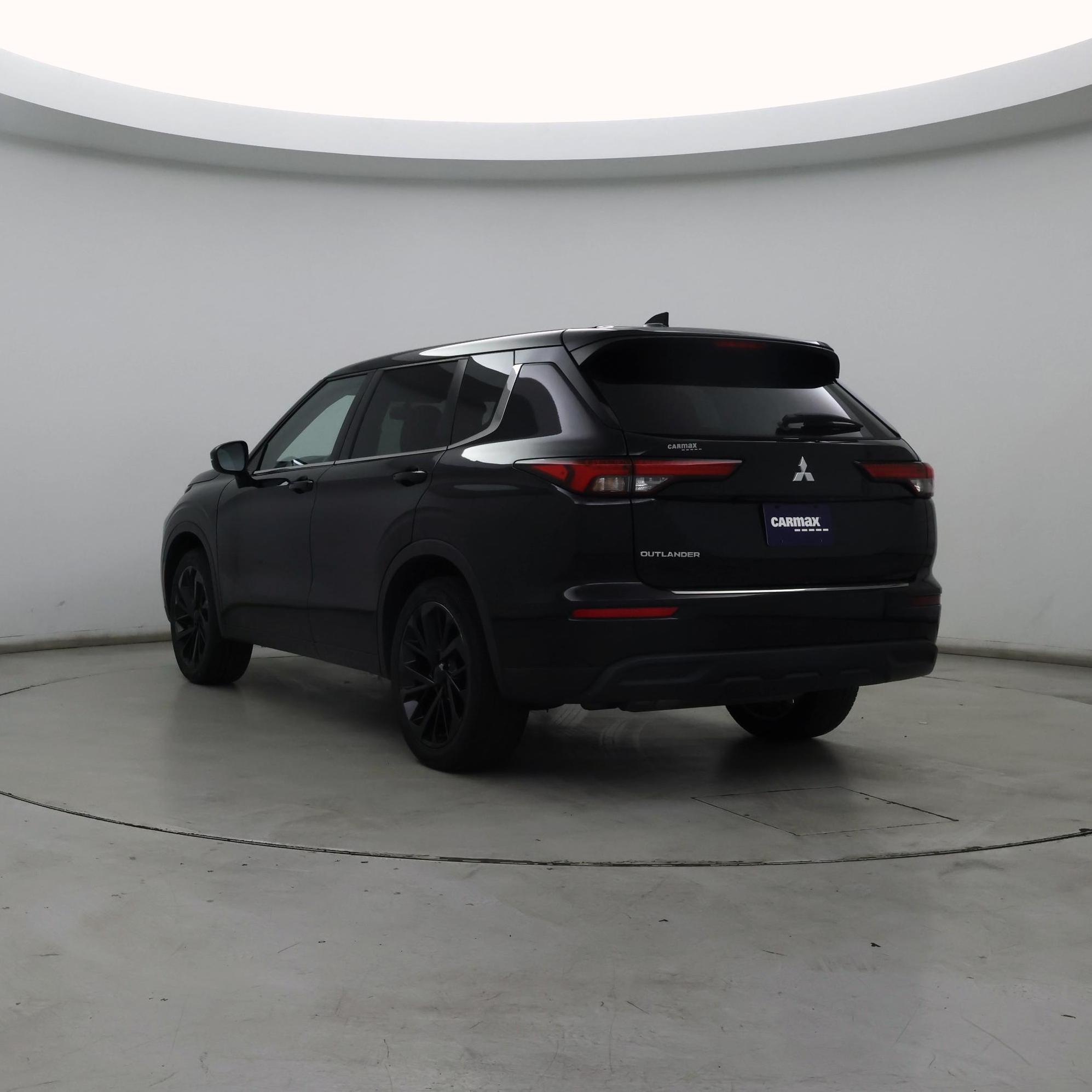 Thumbnail: 2022 Mitsubishi Outlander - 2